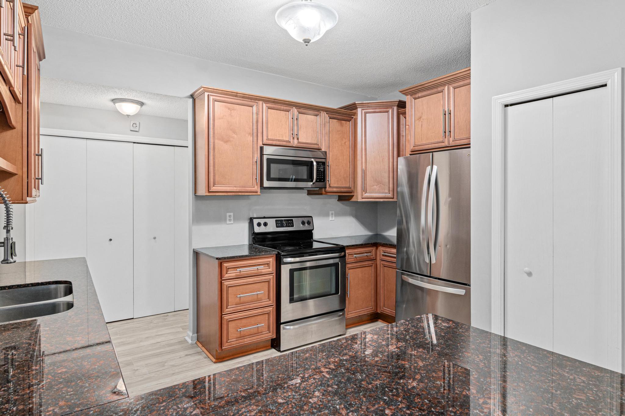 1234 Crystal Place E Property Photo 14