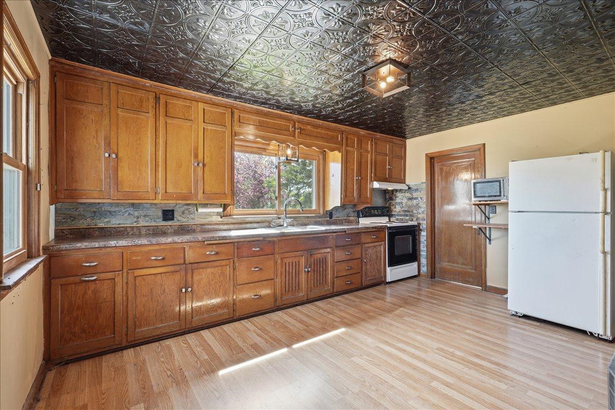 1862 130th Ave Property Photo 9
