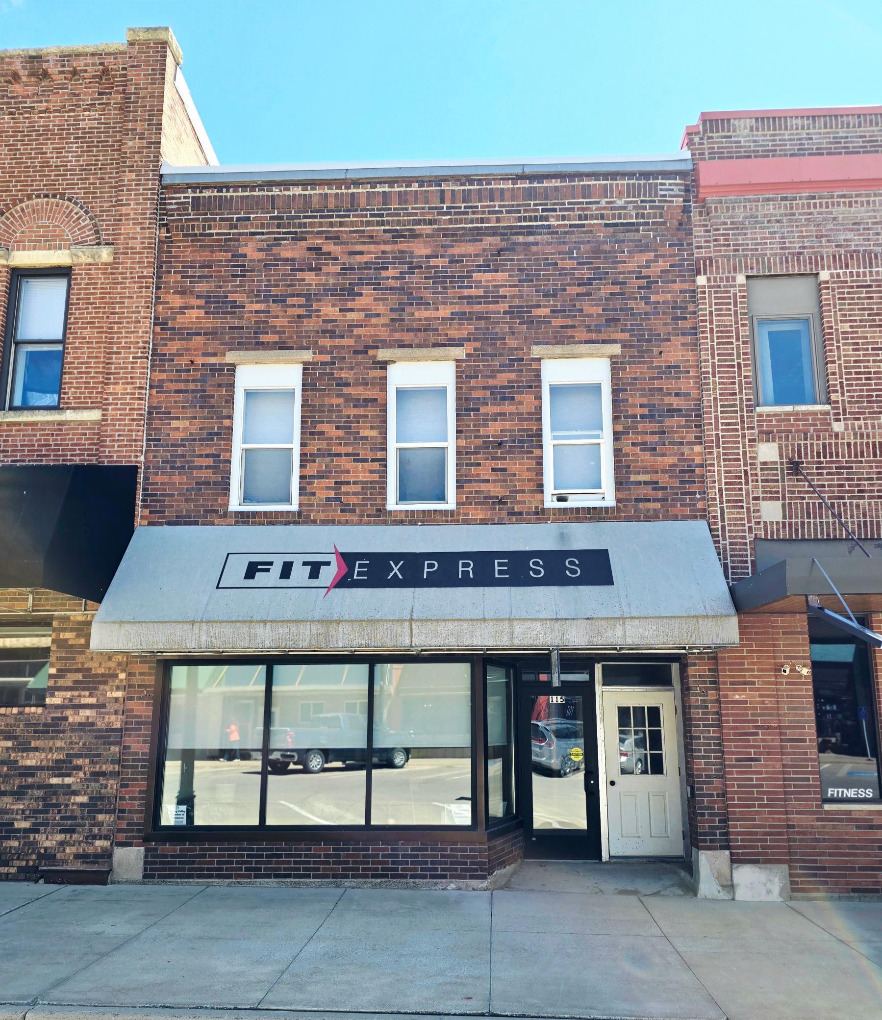 115 N Broadway Street Property Photo 1