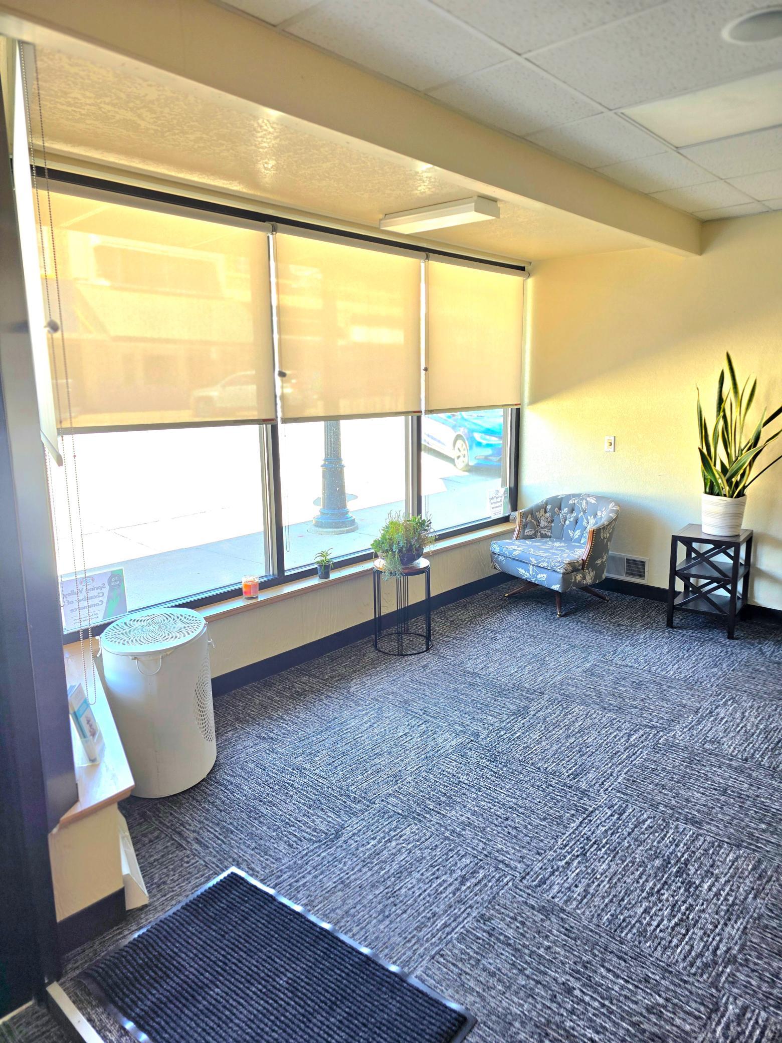 115 N Broadway Street Property Photo 2