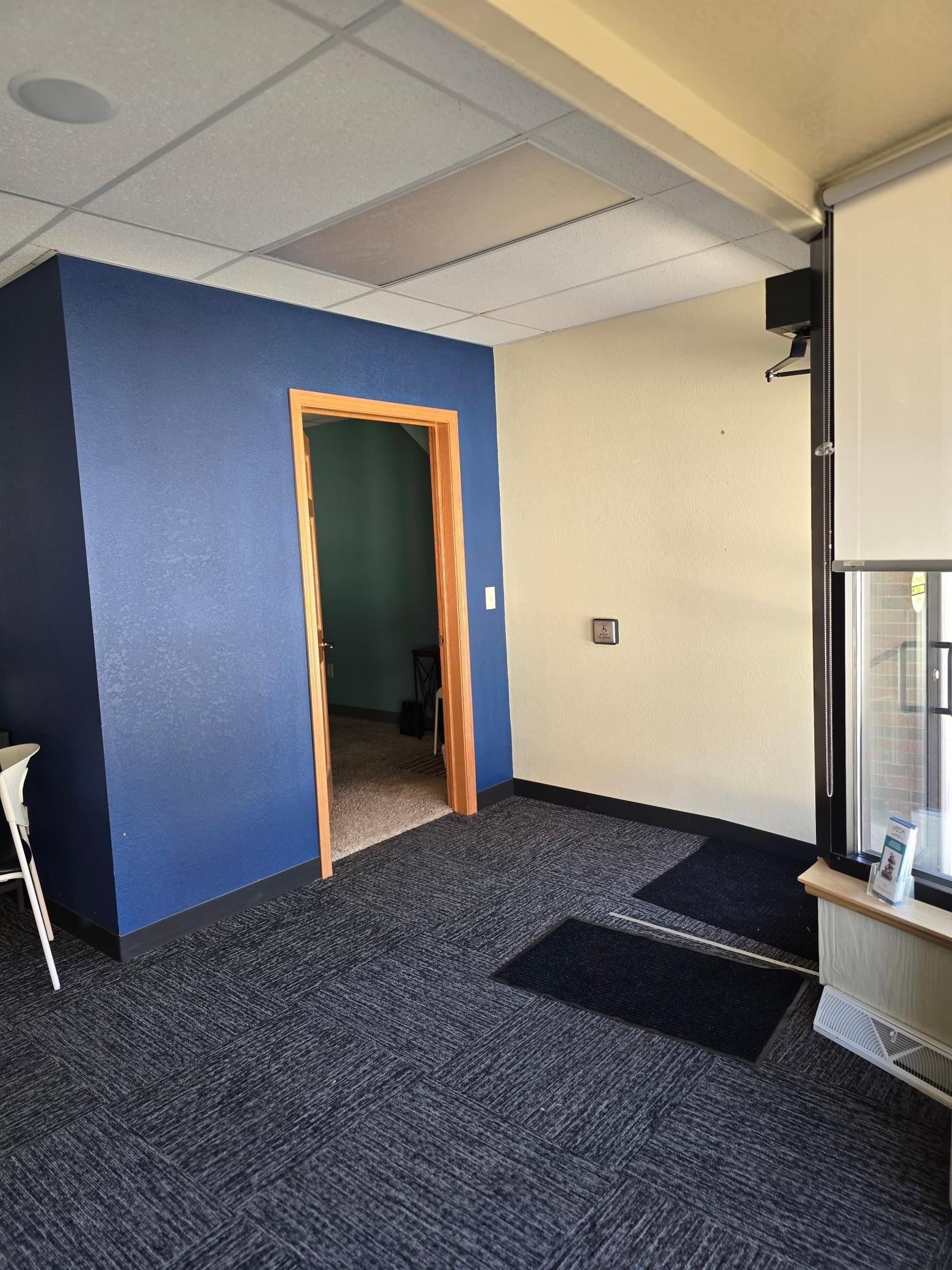 115 N Broadway Street Property Photo 3