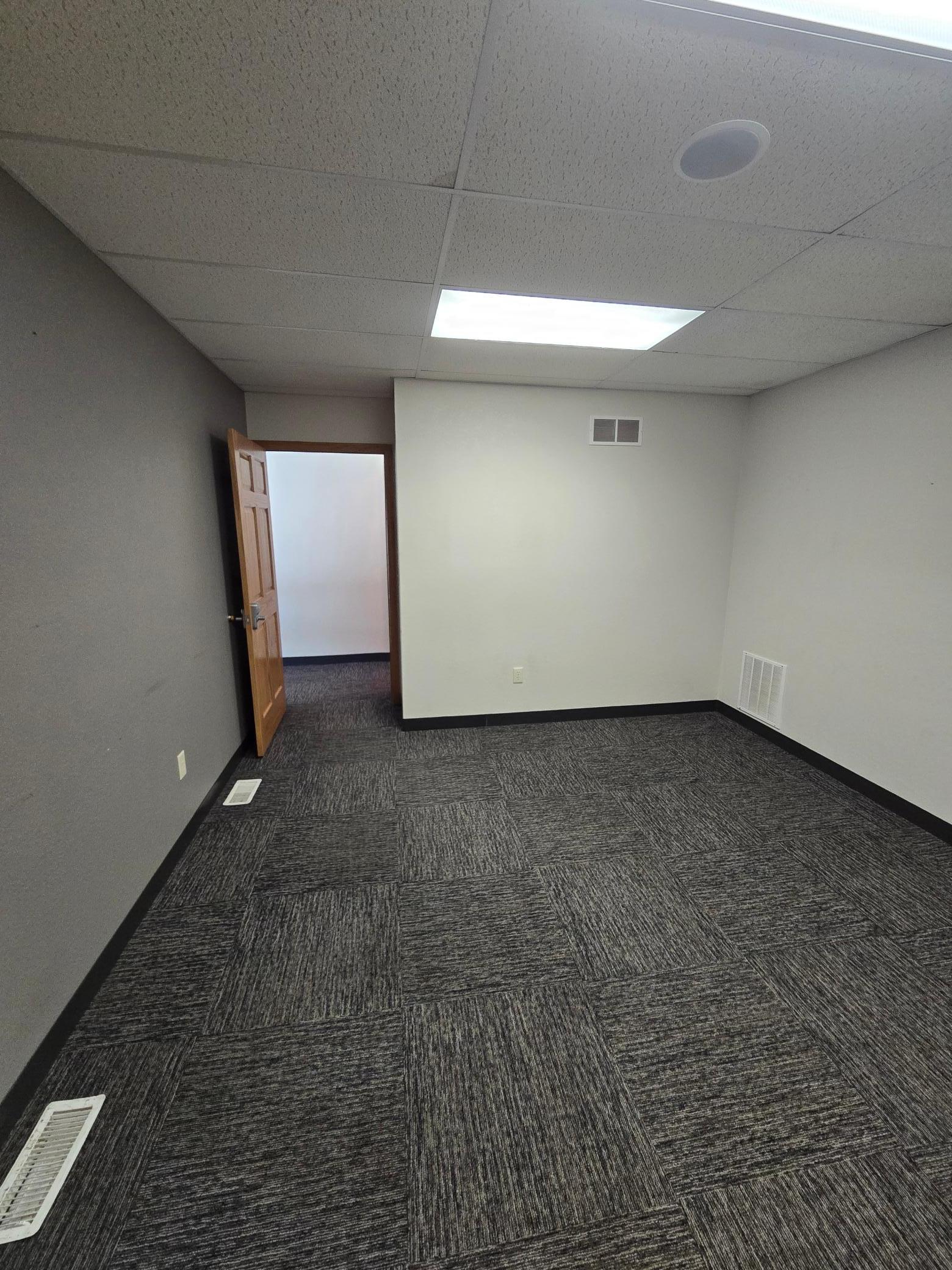 115 N Broadway Street Property Photo 7