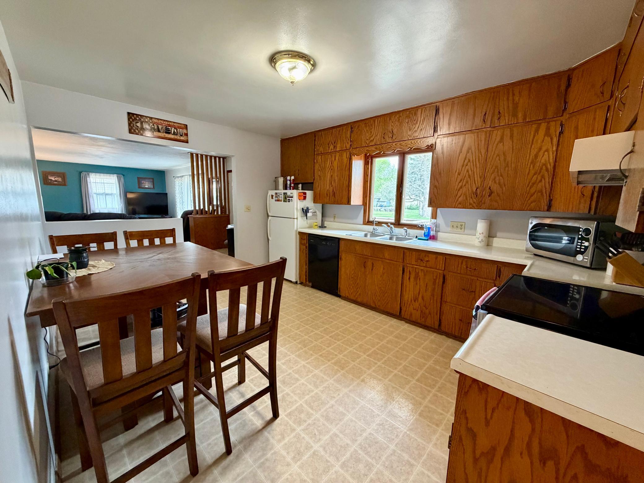 556 Elm Avenue Property Photo 10