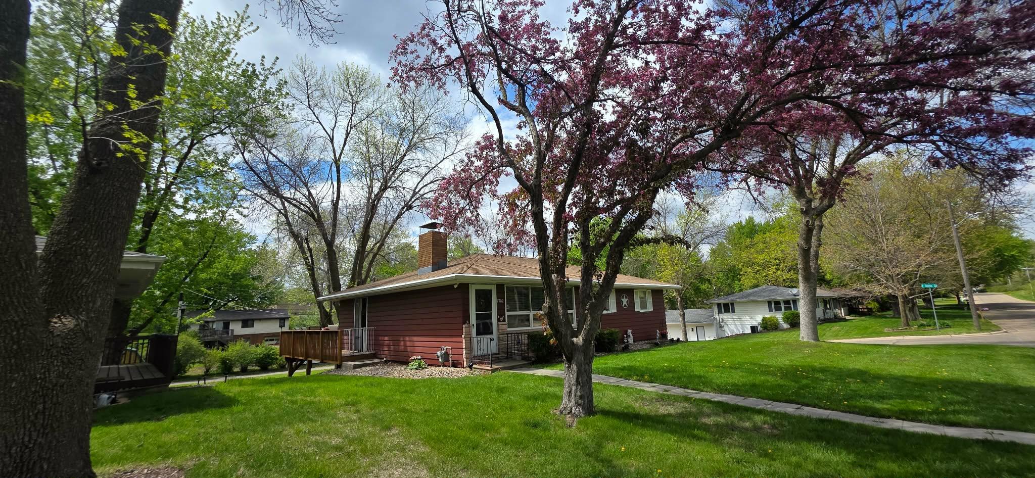 1702 Frank Hall Drive Property Photo 3