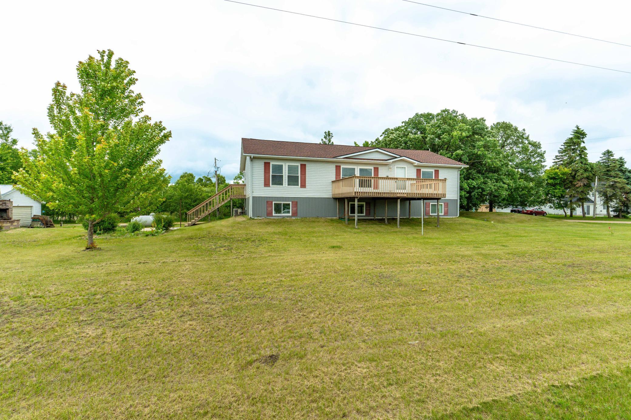 22733 Treetop Road Property Photo 3