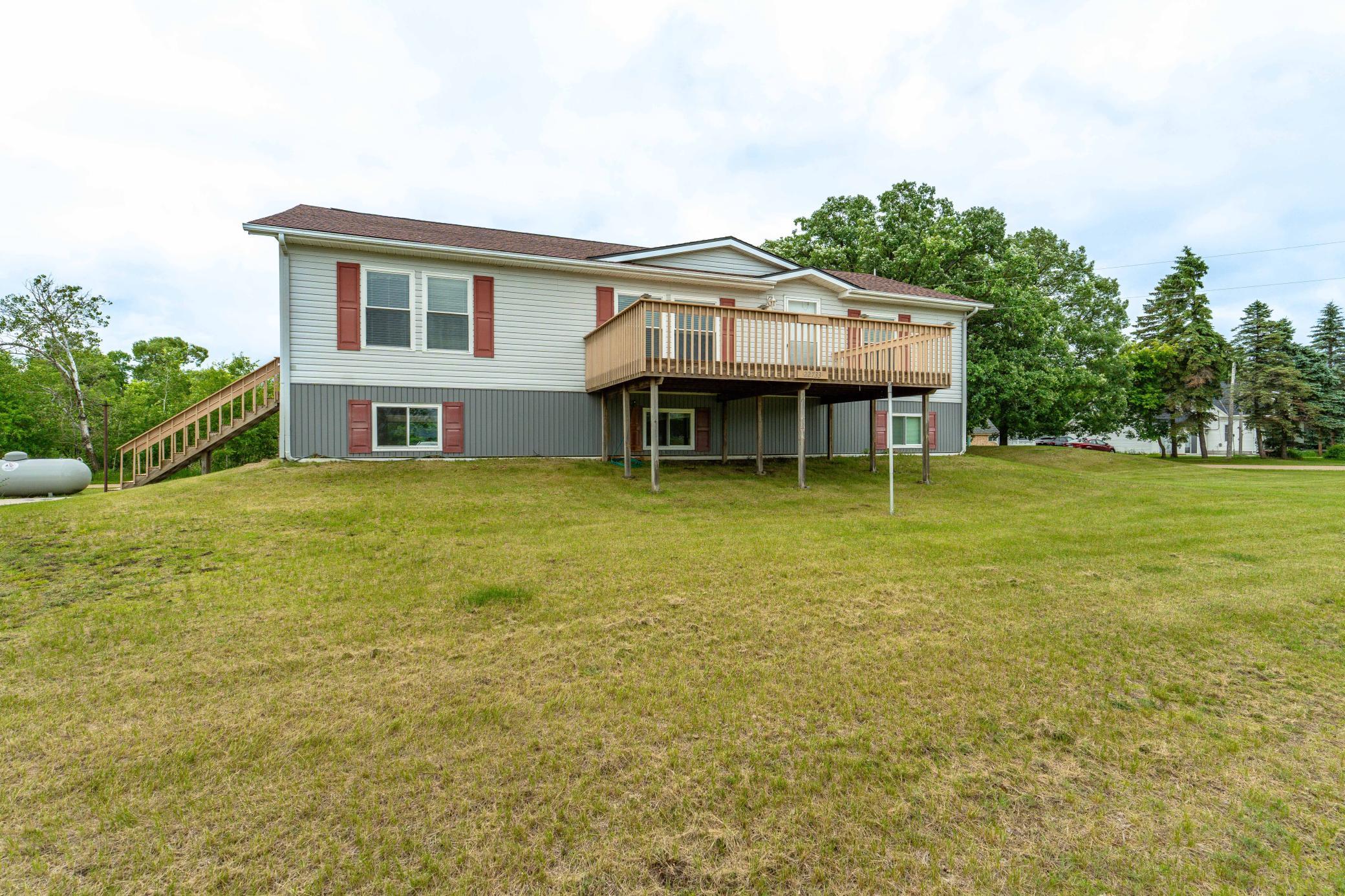 22733 Treetop Road Property Photo 4