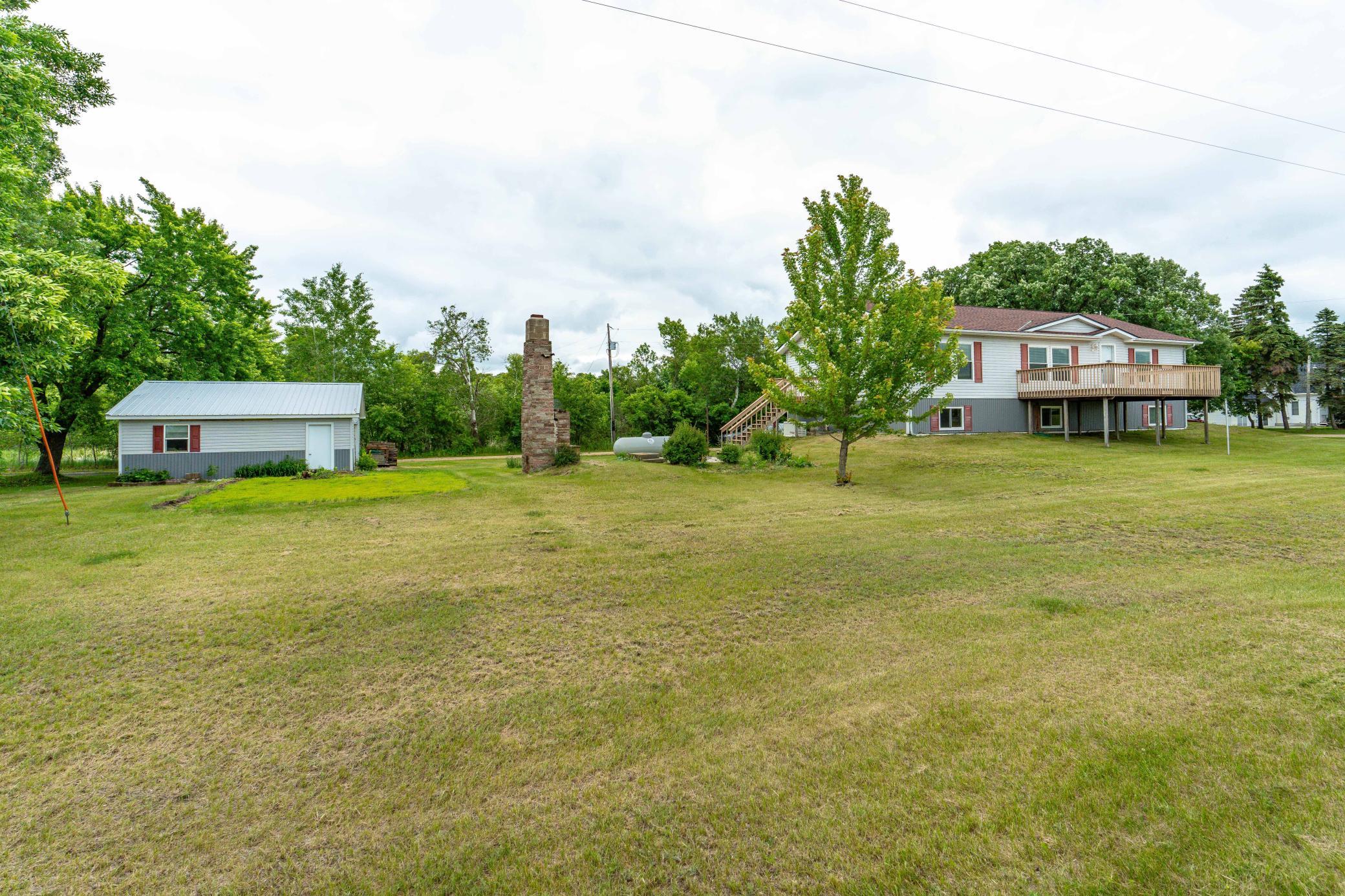 22733 Treetop Road Property Photo 5