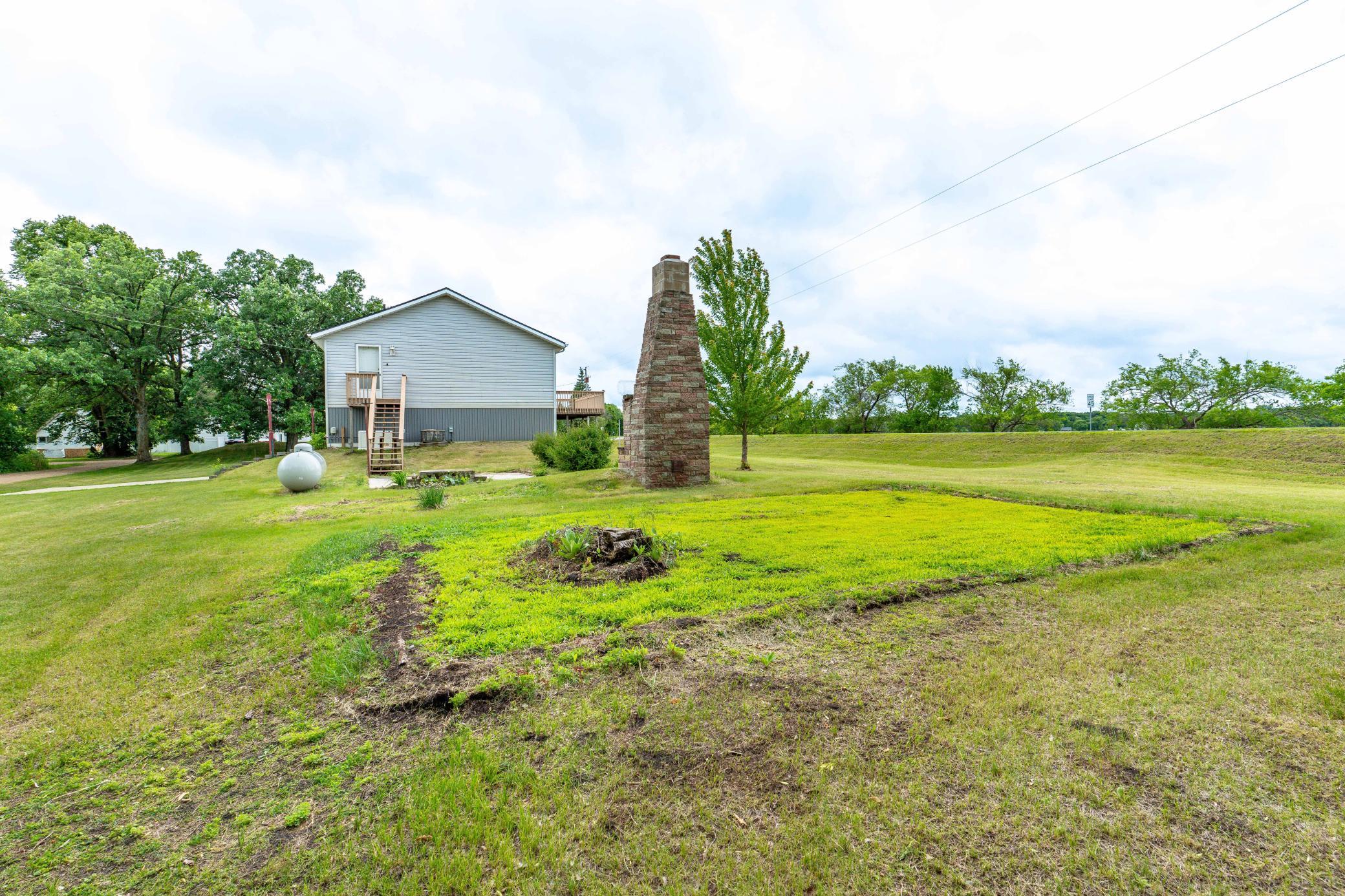 22733 Treetop Road Property Photo 6