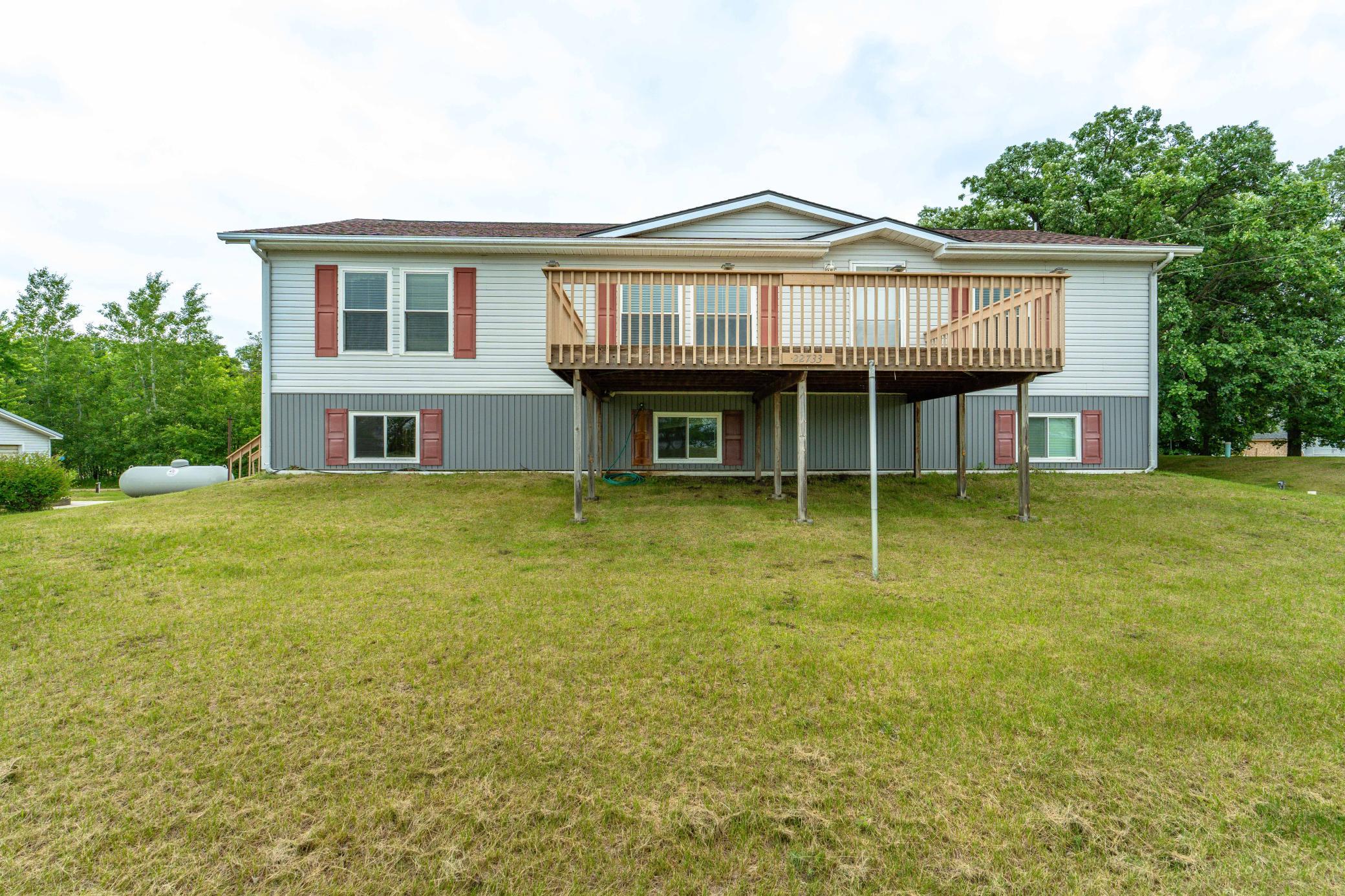 22733 Treetop Road Property Photo 8
