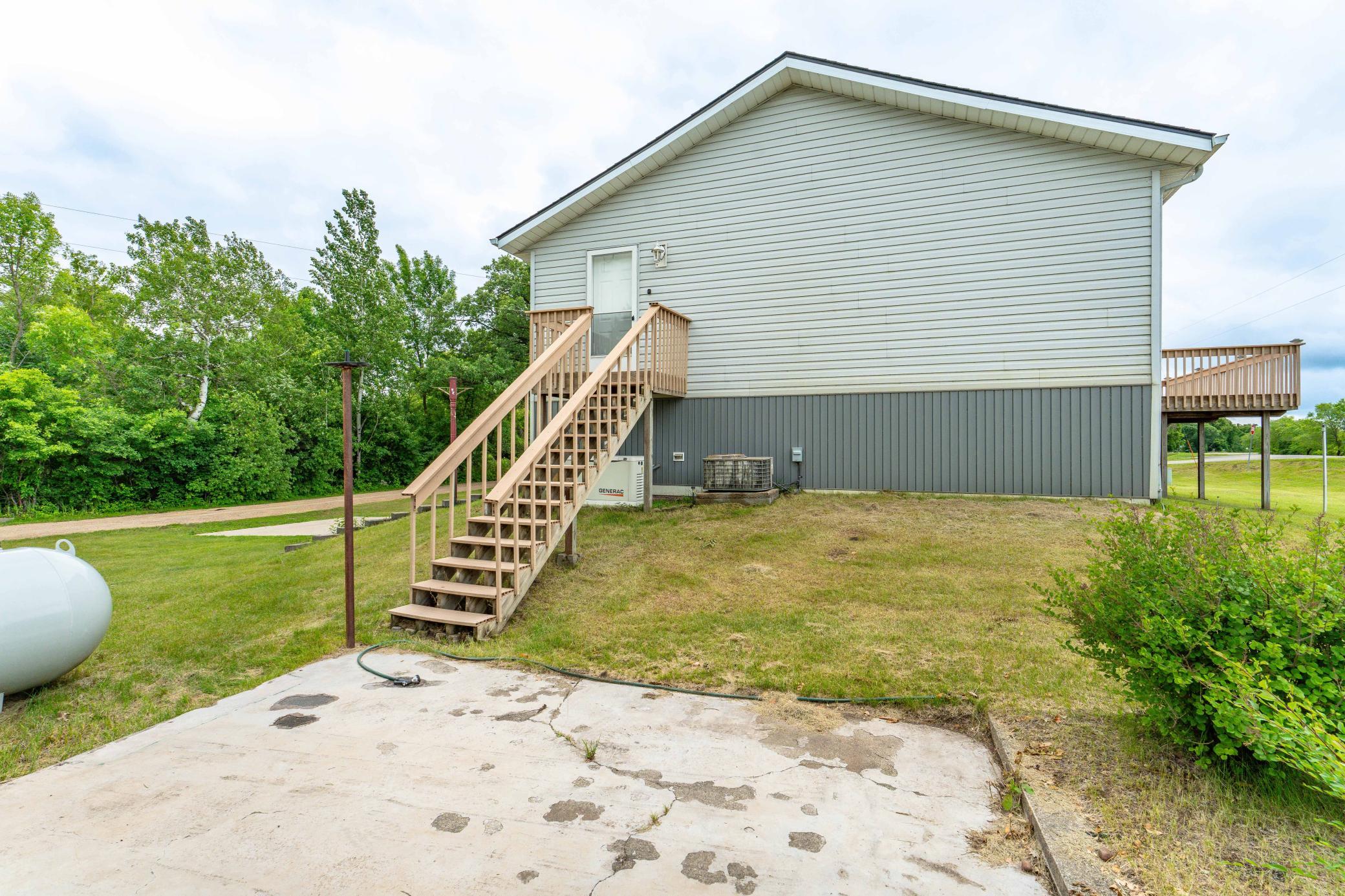 22733 Treetop Road Property Photo 10