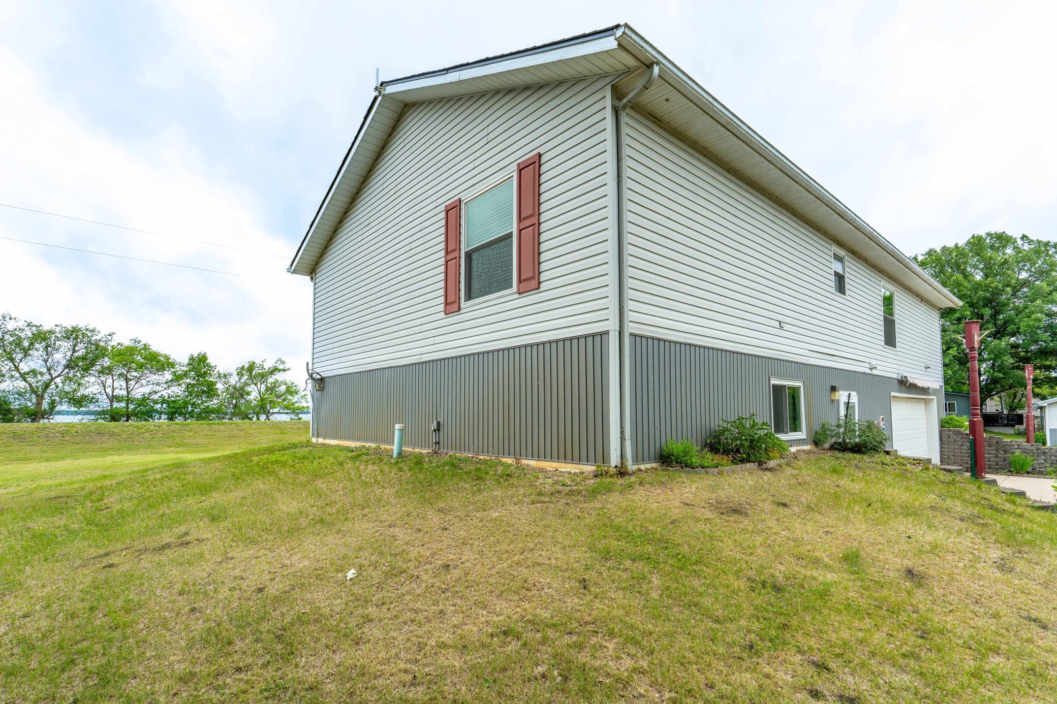 22733 Treetop Road Property Photo 12