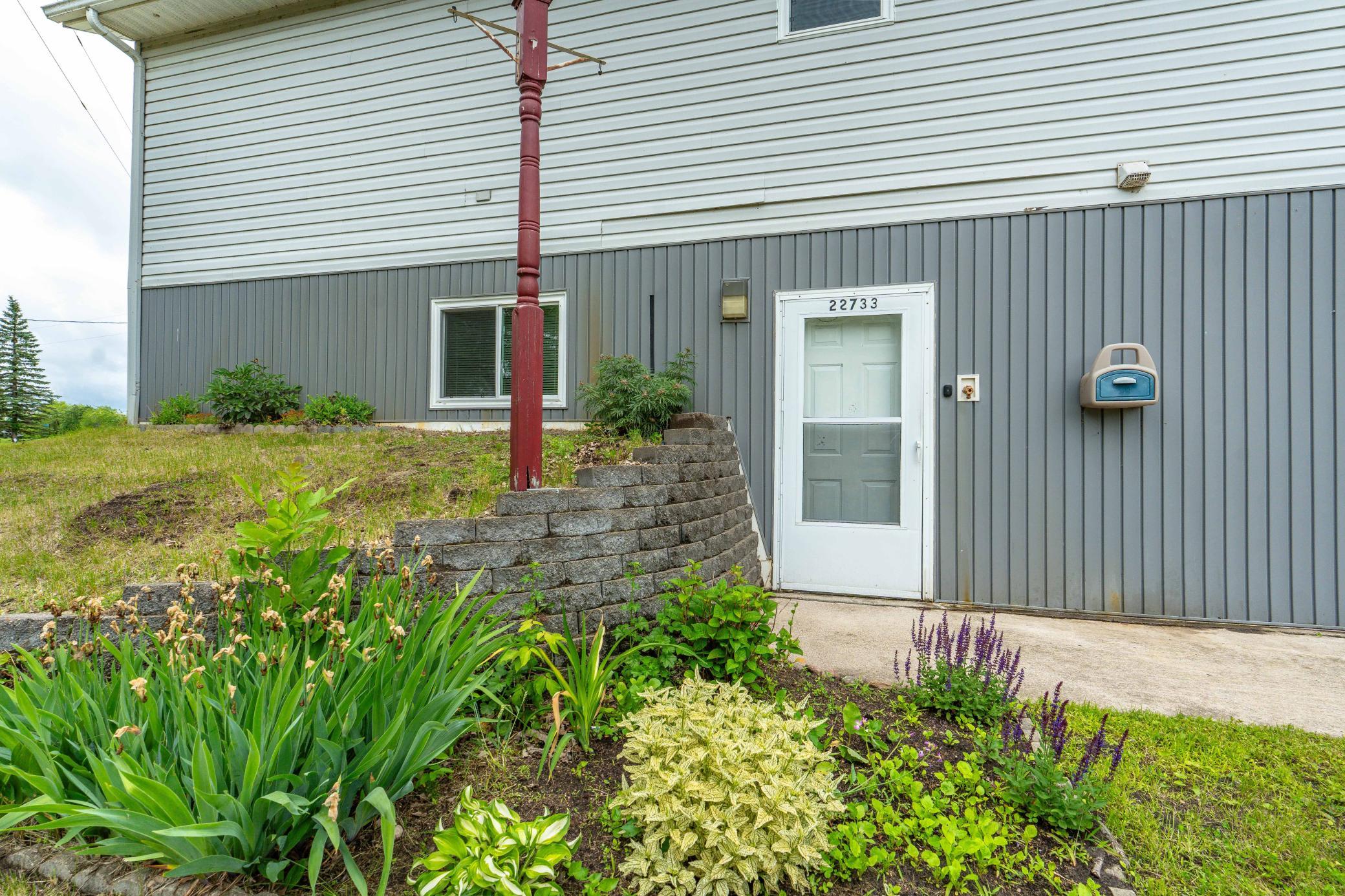 22733 Treetop Road Property Photo 13