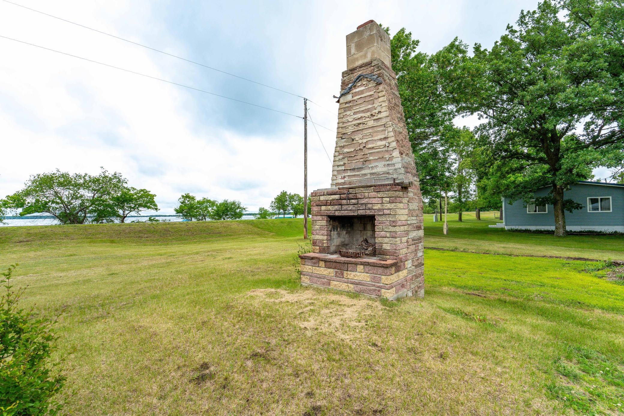 22733 Treetop Road Property Photo 14