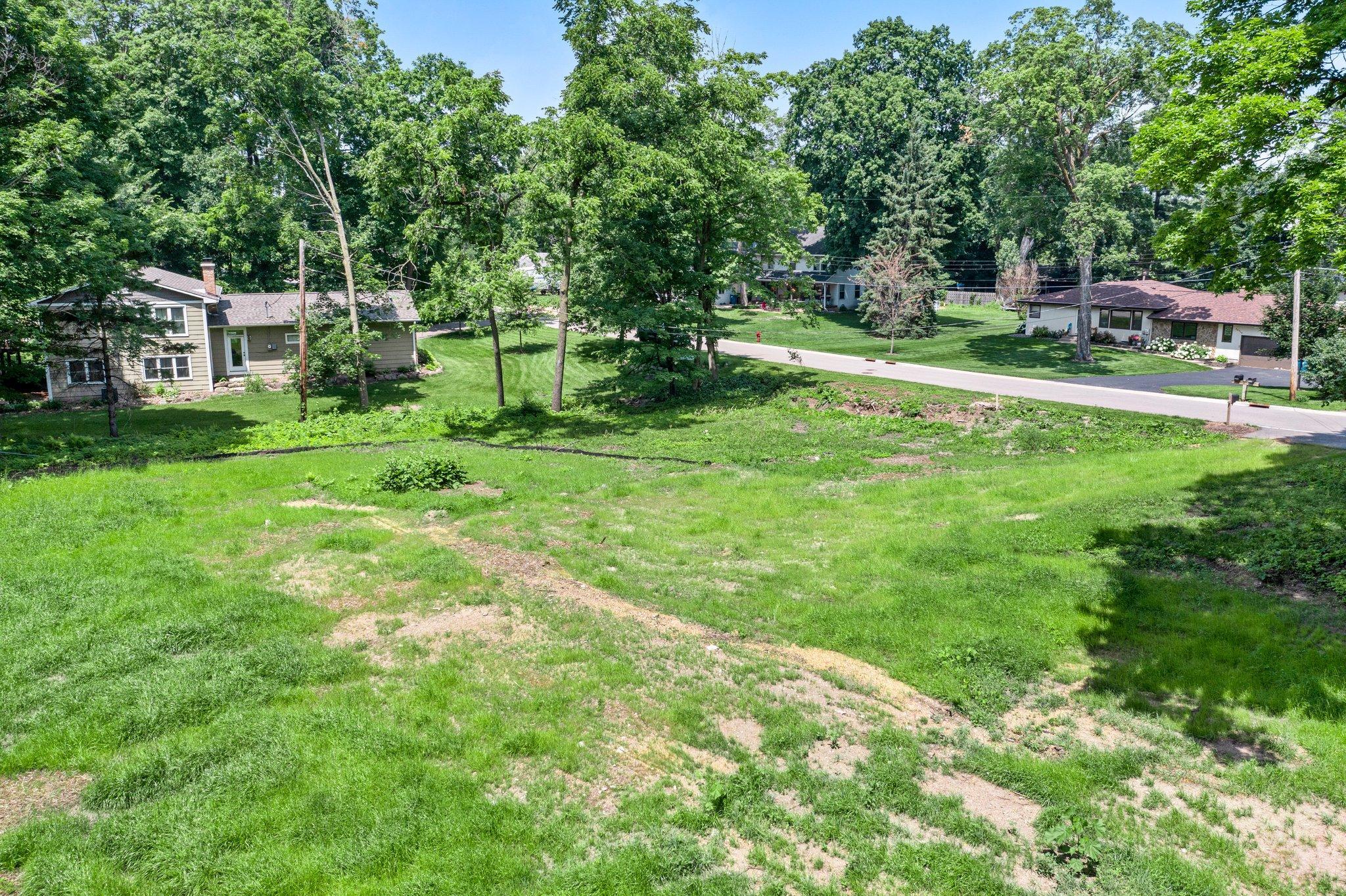 24695 Glen Road Property Photo 4