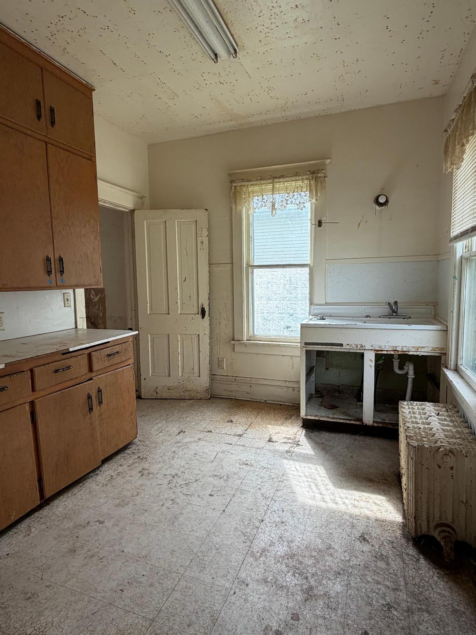 413 Budd Street Property Photo 9