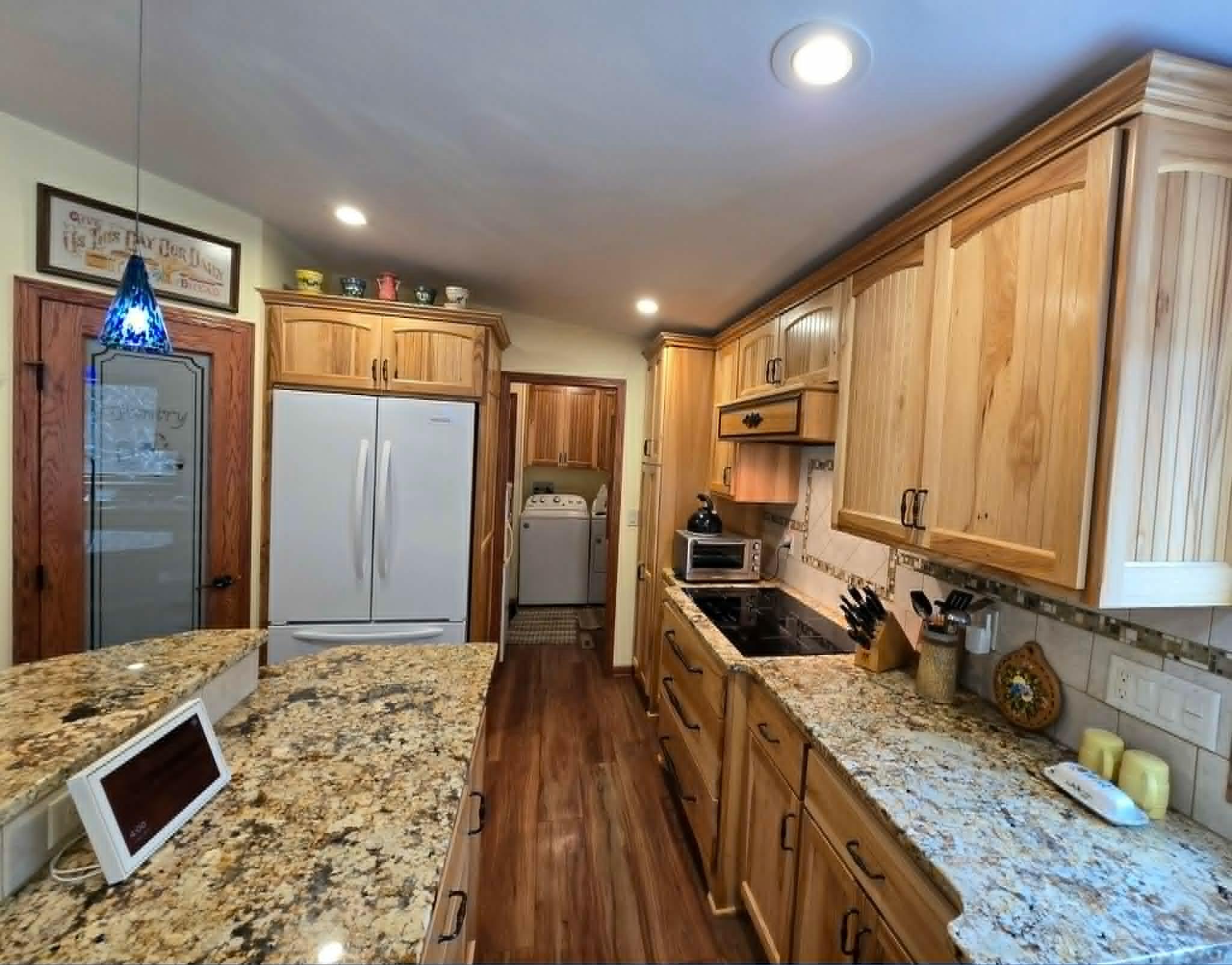 324 W 7th Street Property Photo 7
