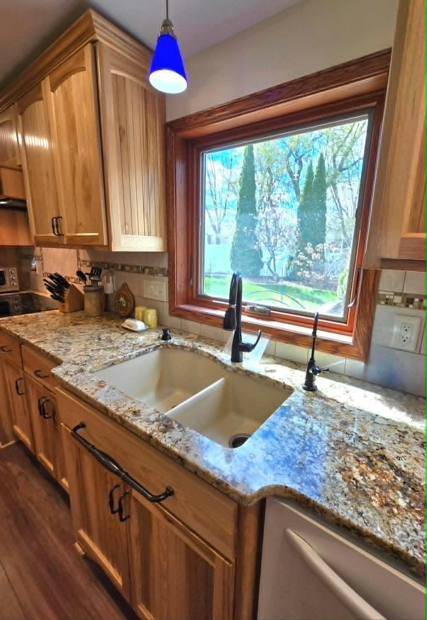 324 W 7th Street Property Photo 9
