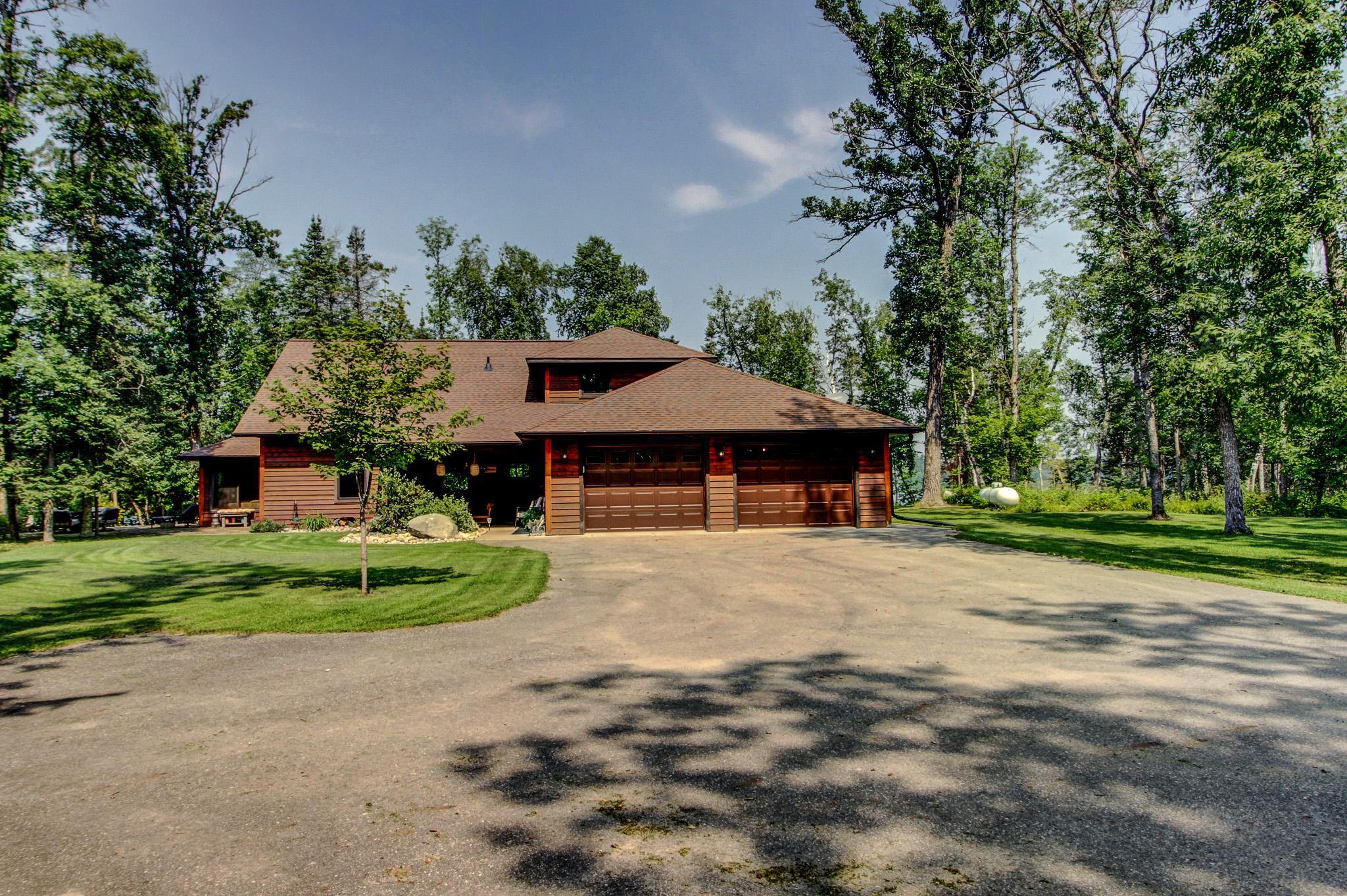 26089 Hammock Drive Property Photo 2