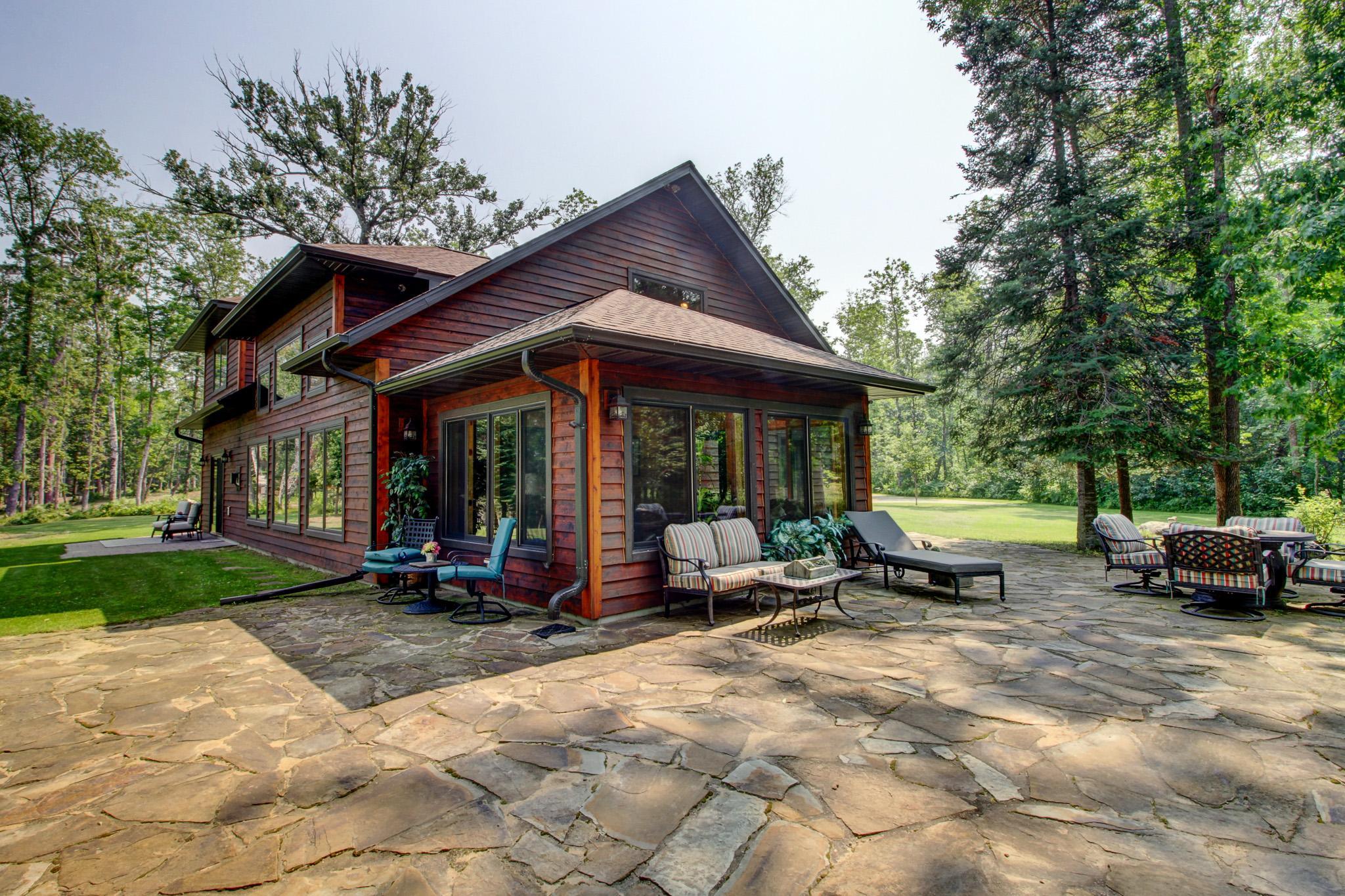26089 Hammock Drive Property Photo 4