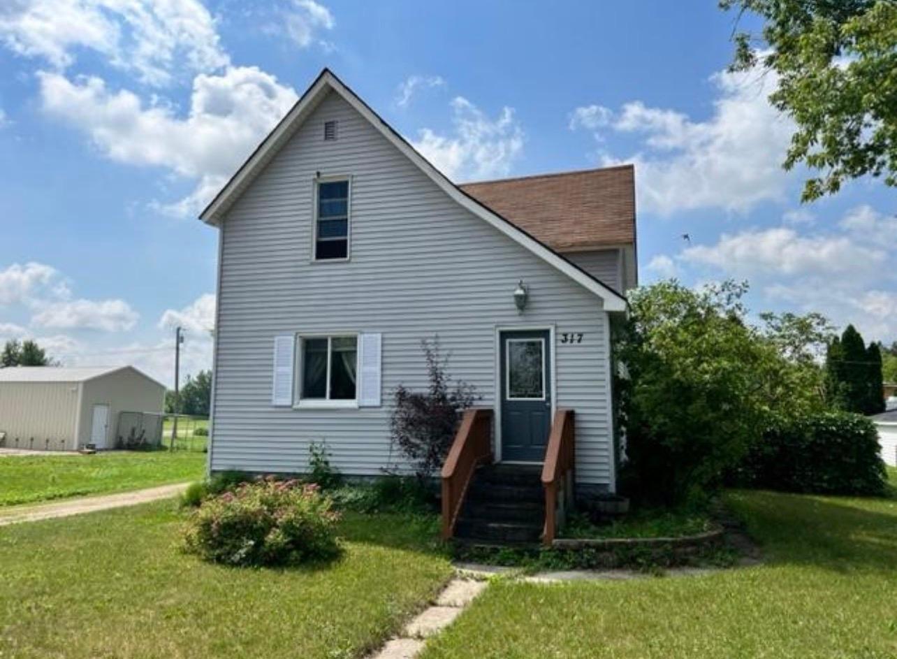 317 Minnesota Avenue E Property Photo 2