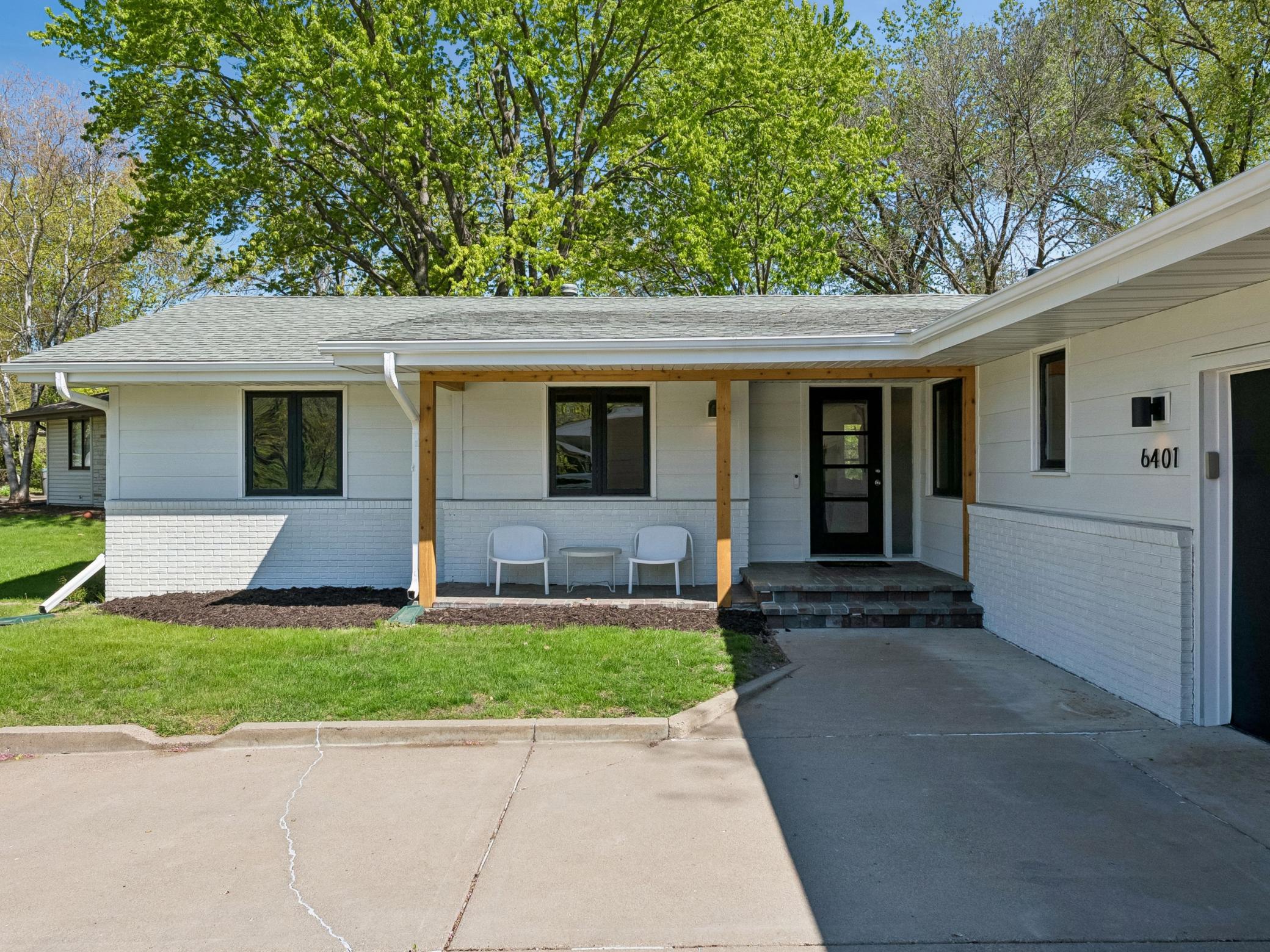 6401 Doron Lane Property Photo 3