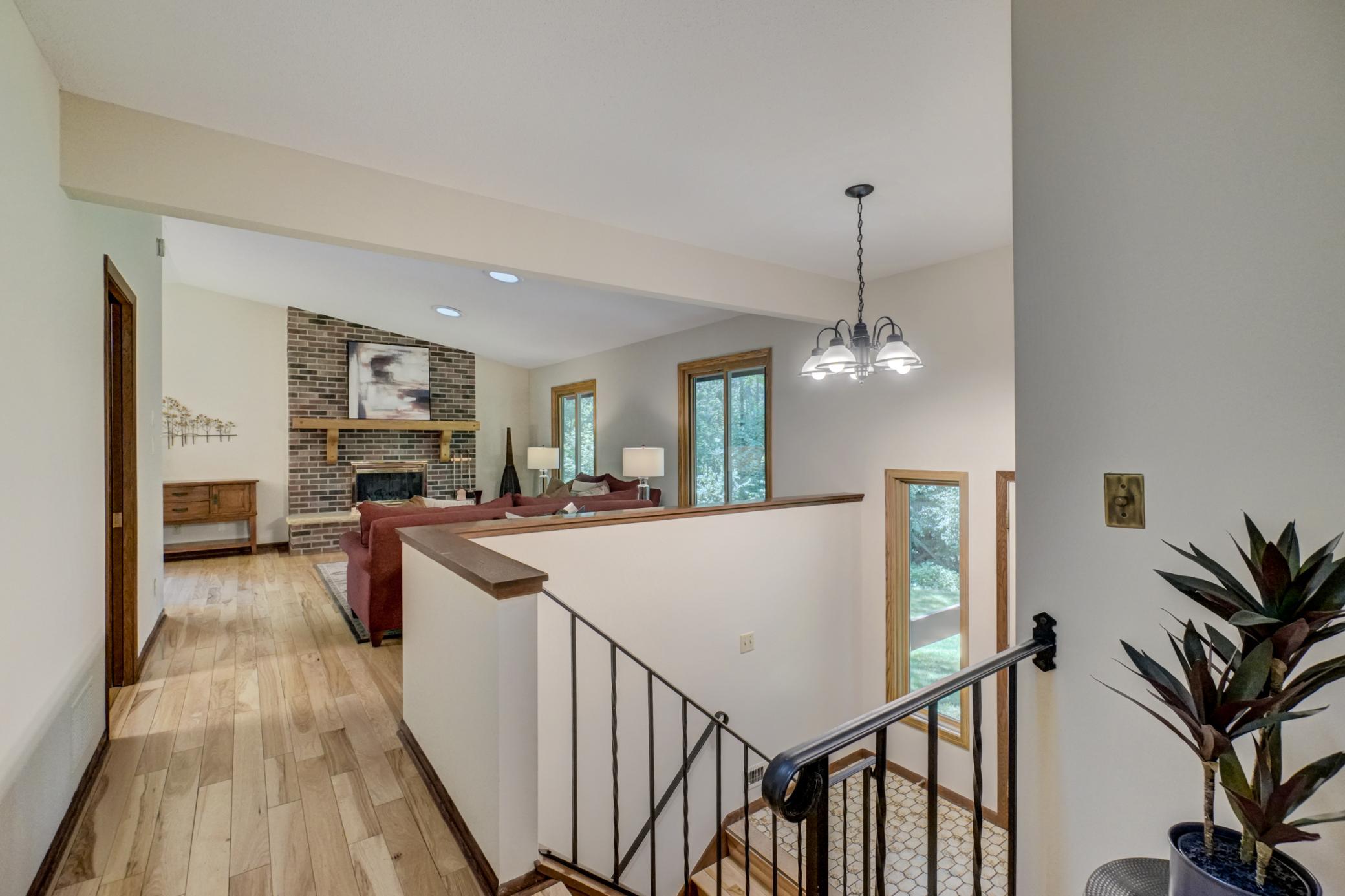 10 High Circle Way Property Photo 2