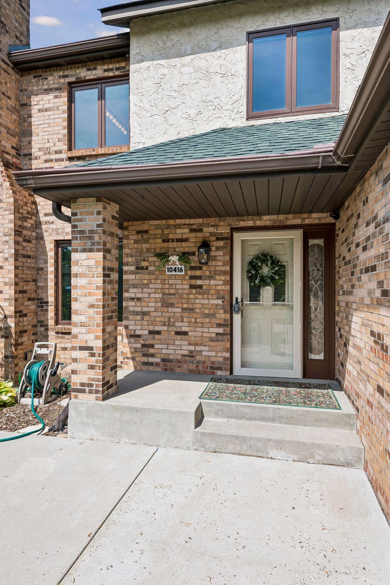 10416 Briar Circle Property Photo 3