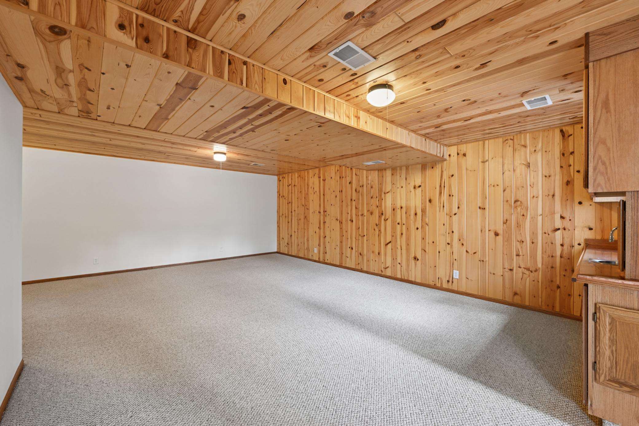 2120 Grotte Avenue Ne Property Photo 40