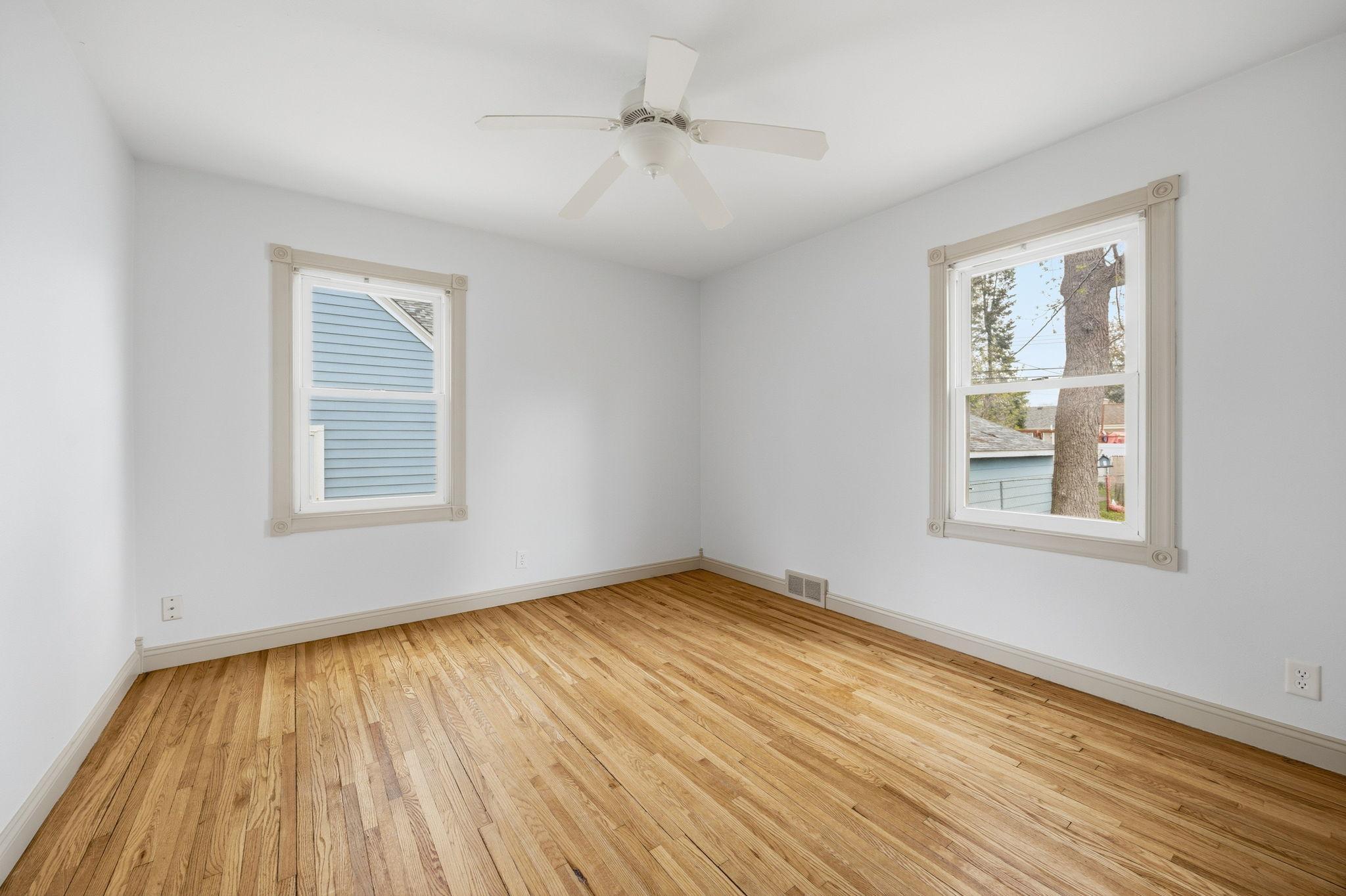 1211 Lealand Road E Property Photo 10