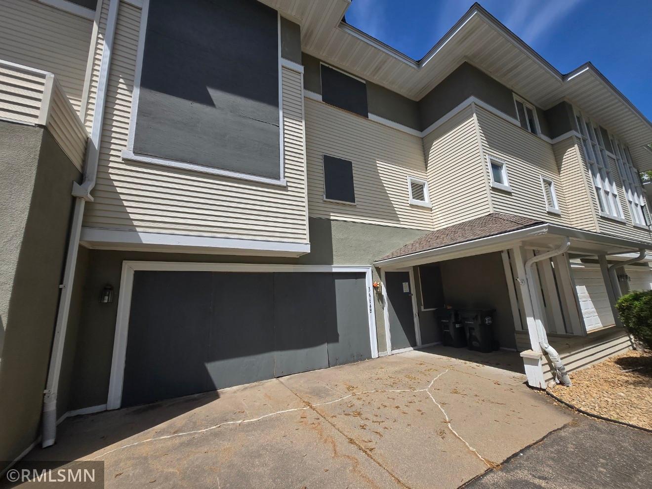 3664 Abbey Way B Property Photo 3