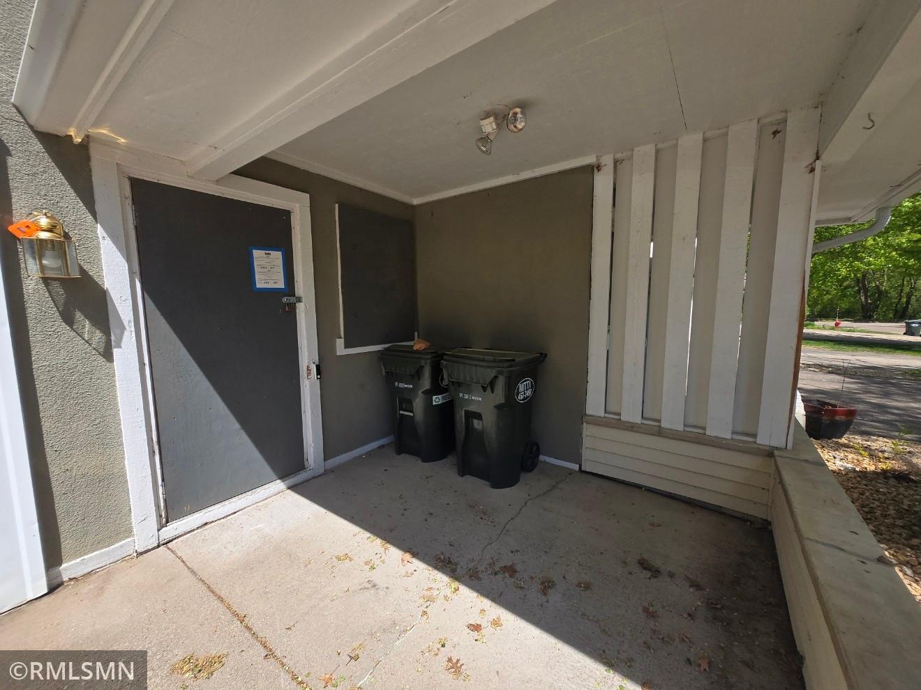 3664 Abbey Way B Property Photo 4