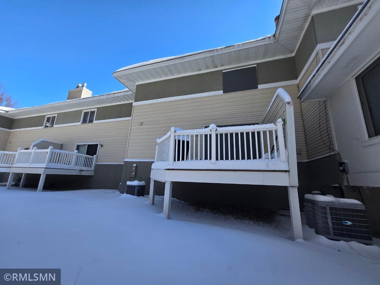 3664 Abbey Way B Property Photo 5