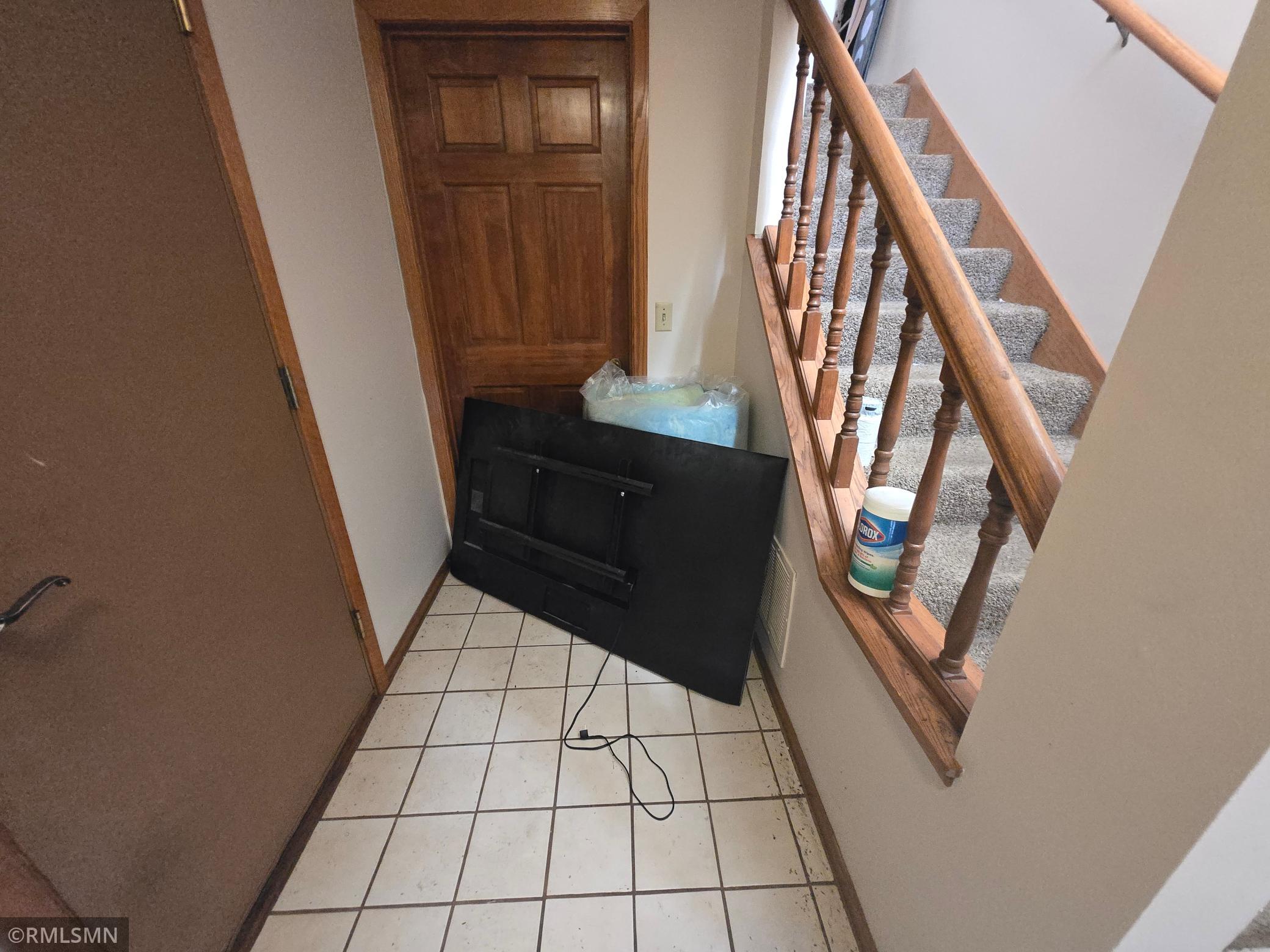 3664 Abbey Way B Property Photo 7