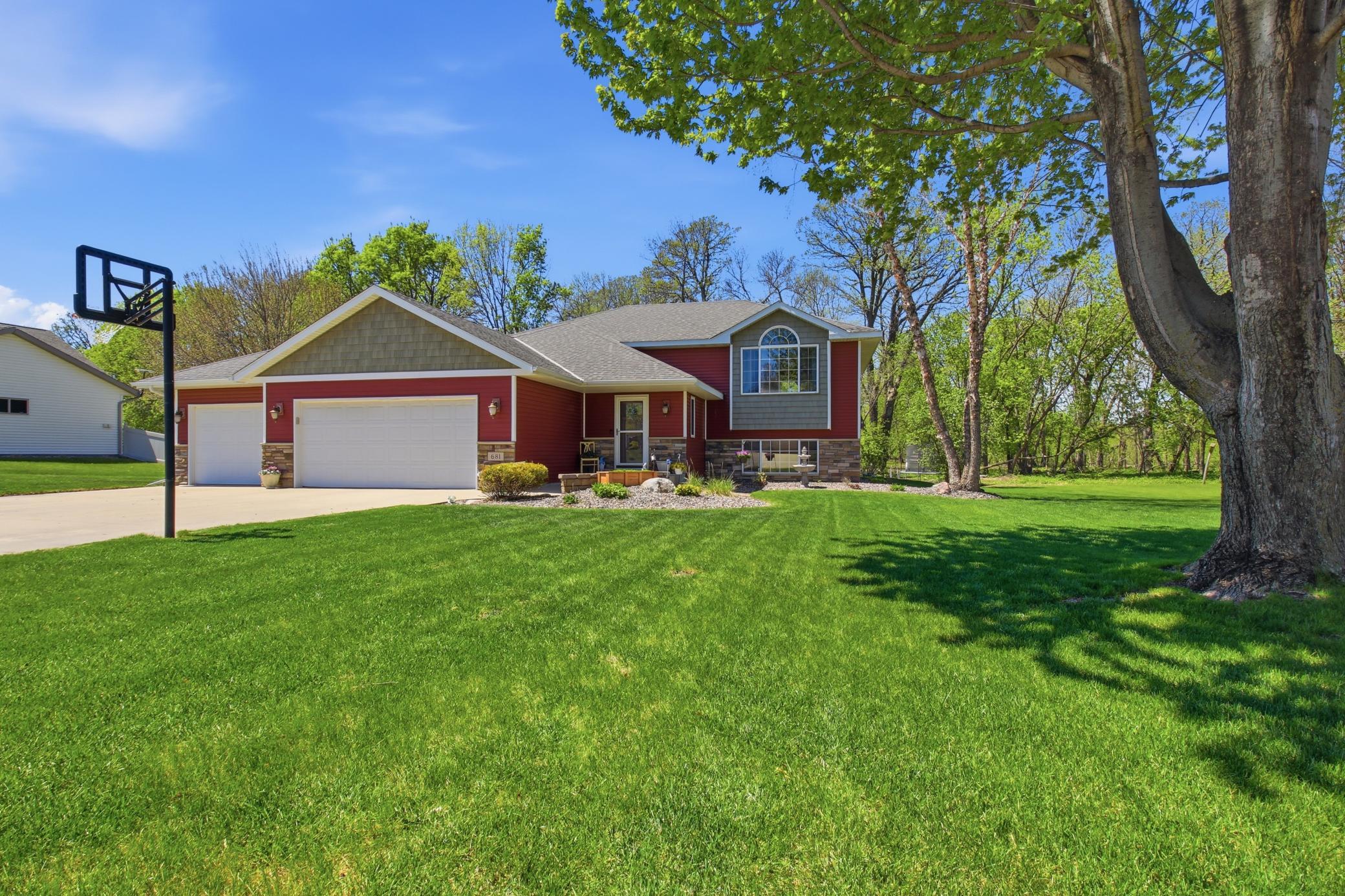 681 W River Drive Property Photo 1