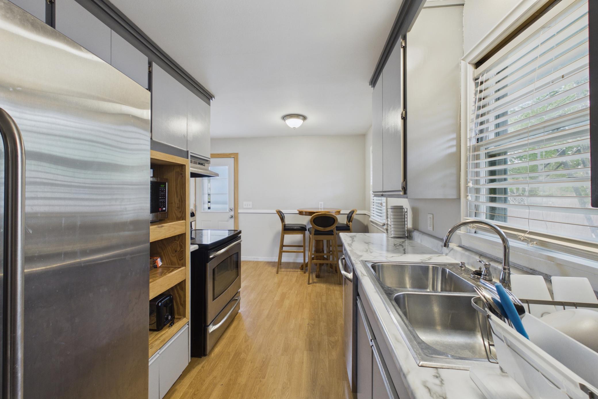 6924 Drew Avenue N Property Photo 4