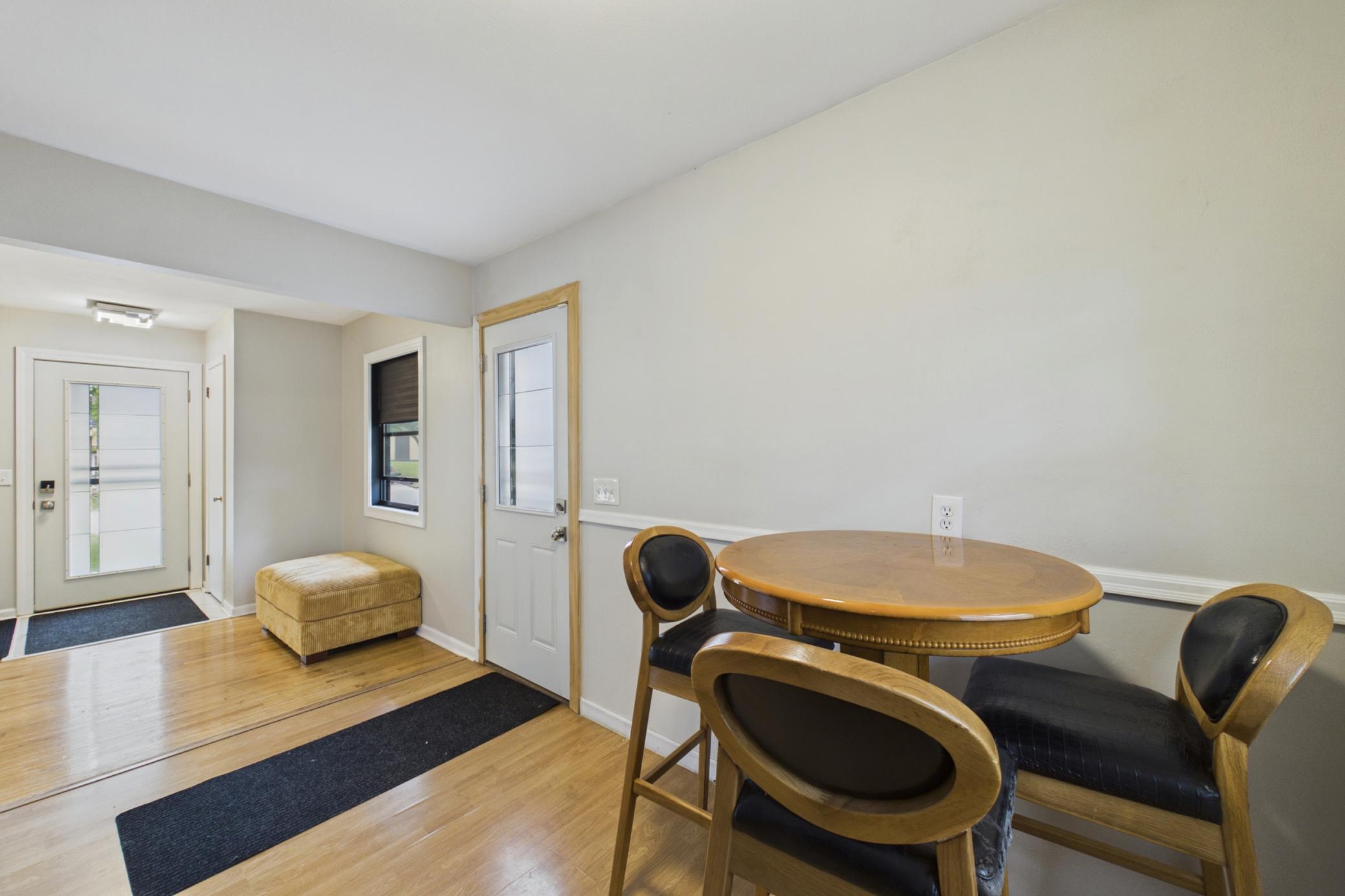 6924 Drew Avenue N Property Photo 6