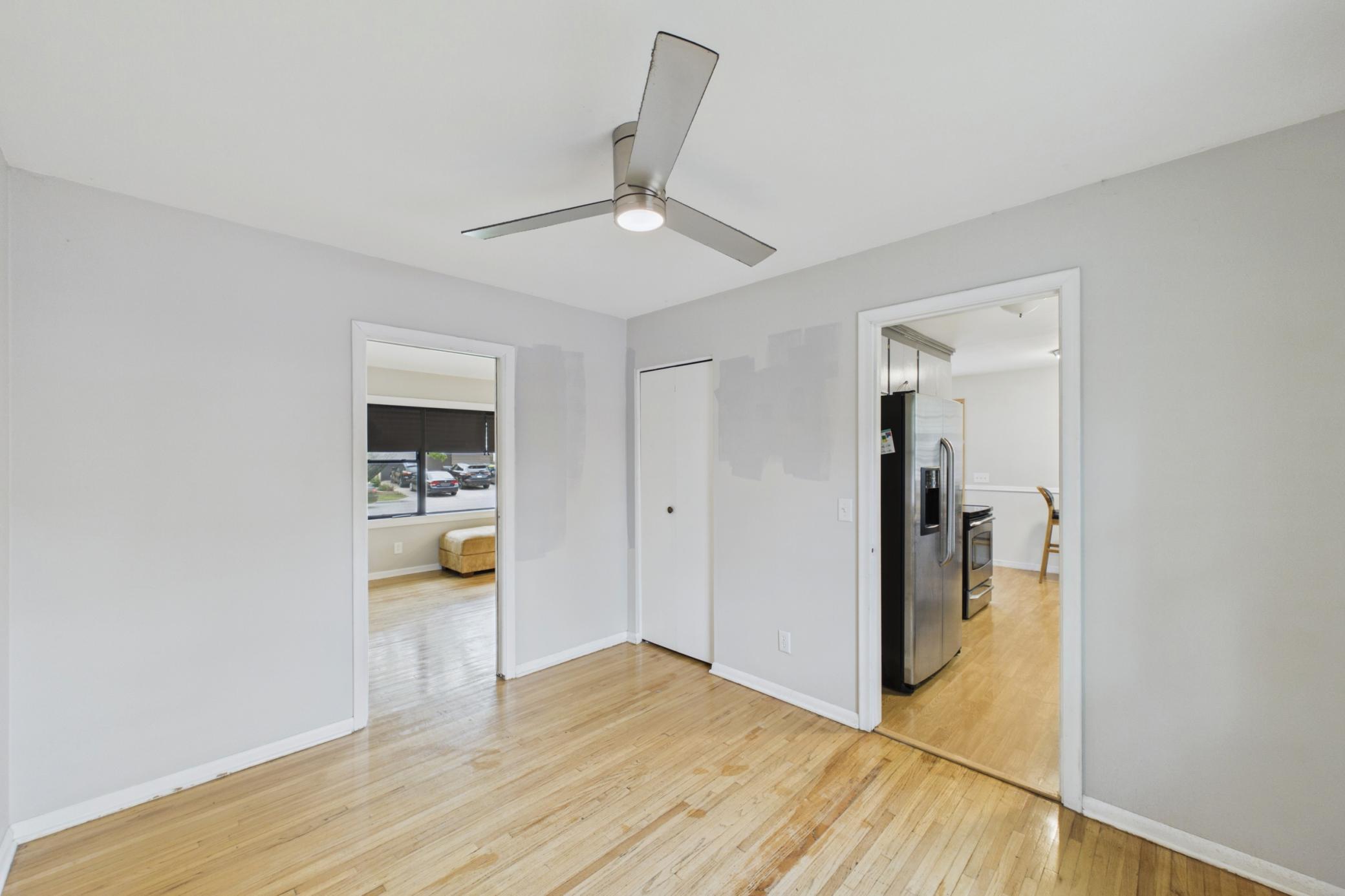 6924 Drew Avenue N Property Photo 9