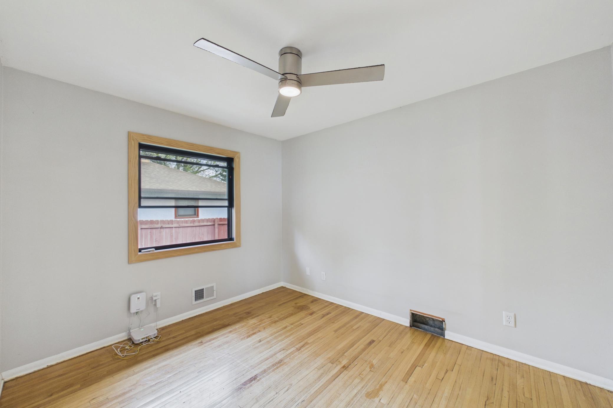 6924 Drew Avenue N Property Photo 10