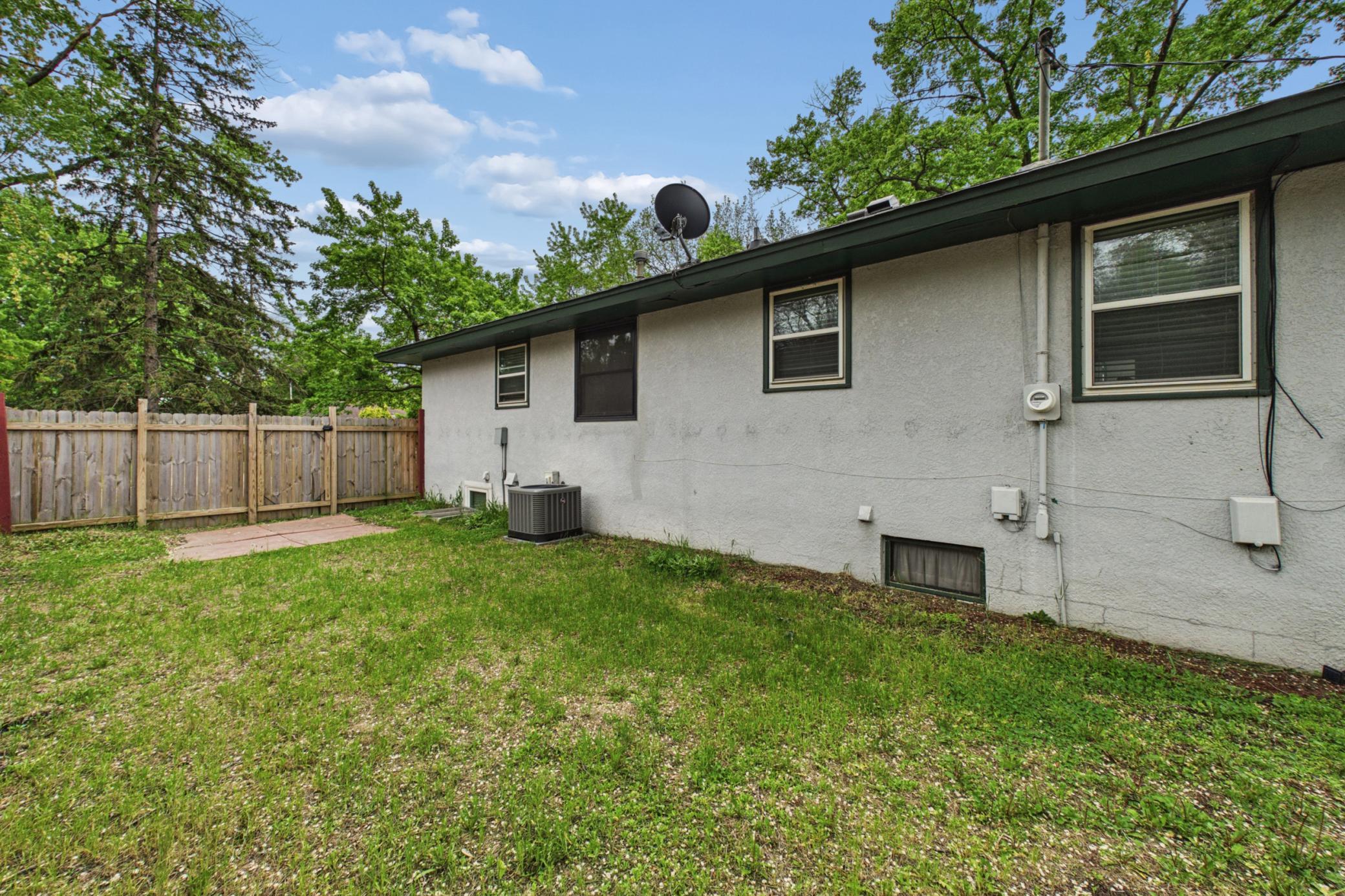 6924 Drew Avenue N Property Photo 23