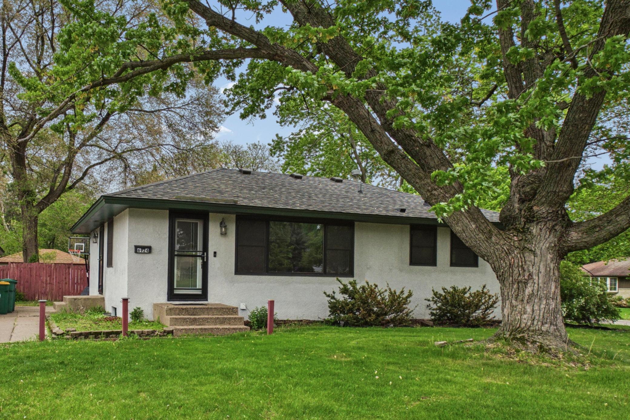 6924 Drew Avenue N Property Photo 25