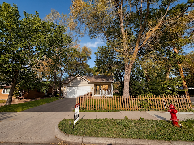 5259 Knox Avenue N Property Photo 1