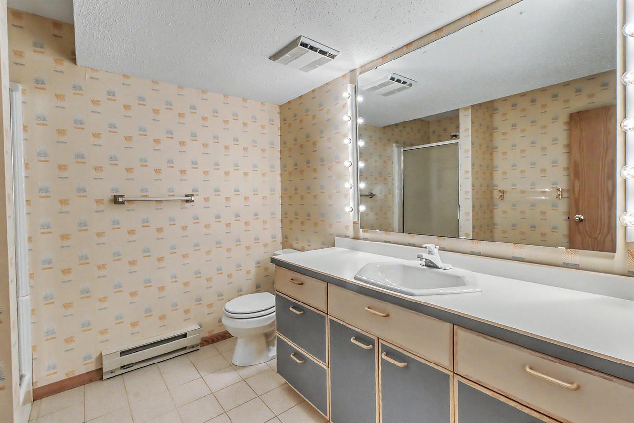 75 Prairiewood Drive S Property Photo 62