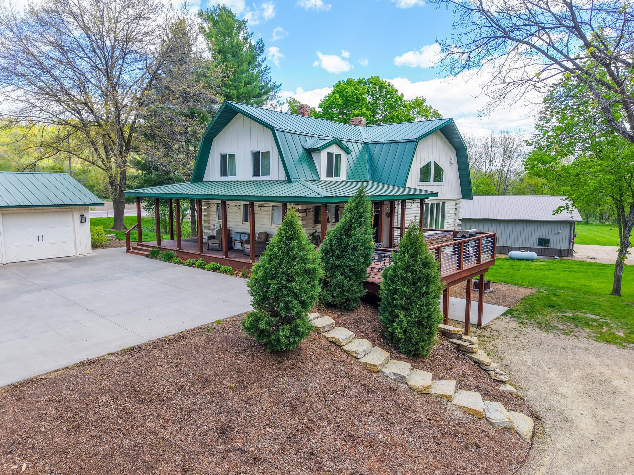 71516 Highway 63 Property Photo 1