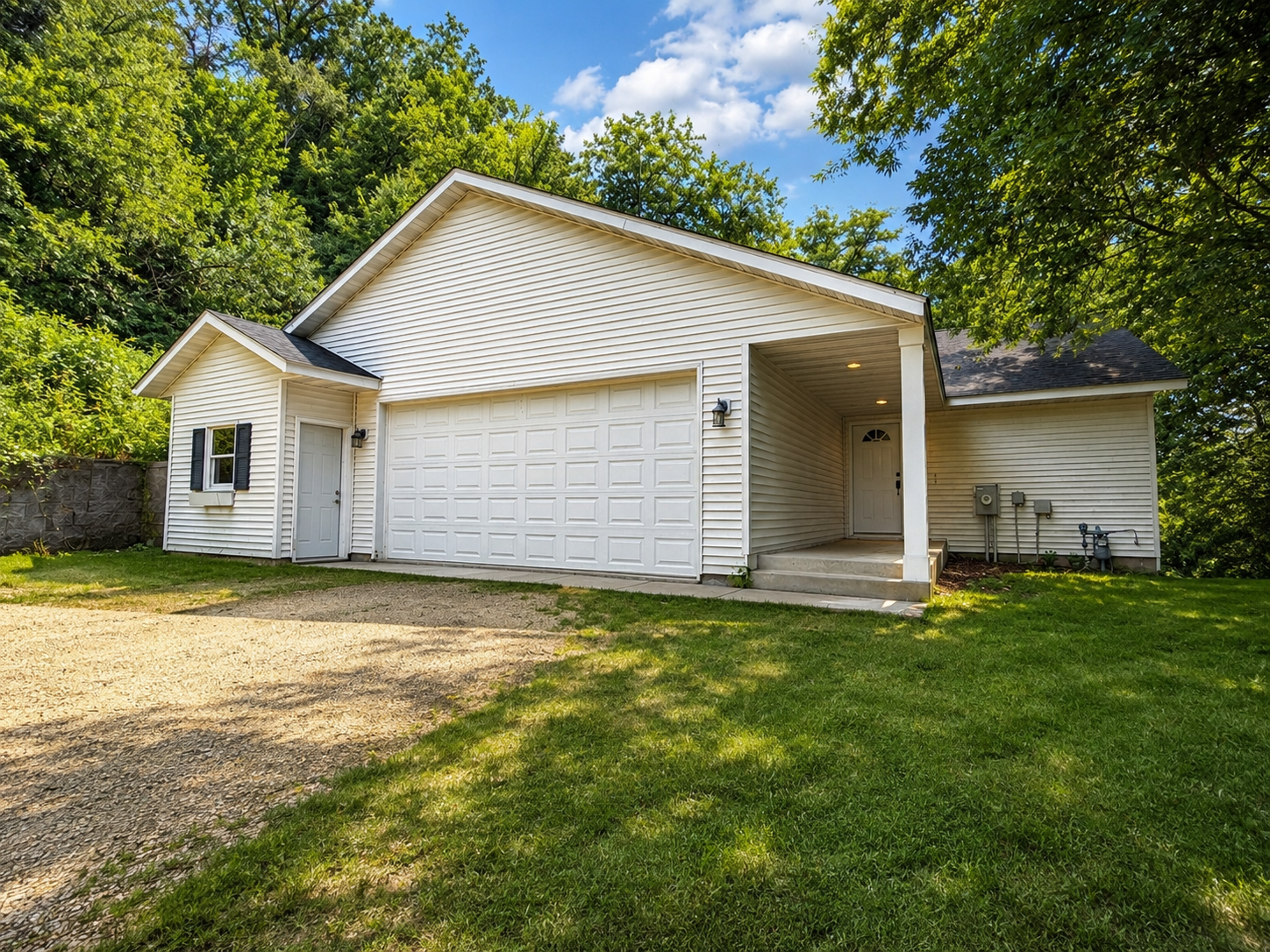 661 Spring Creek Road S Property Photo 1