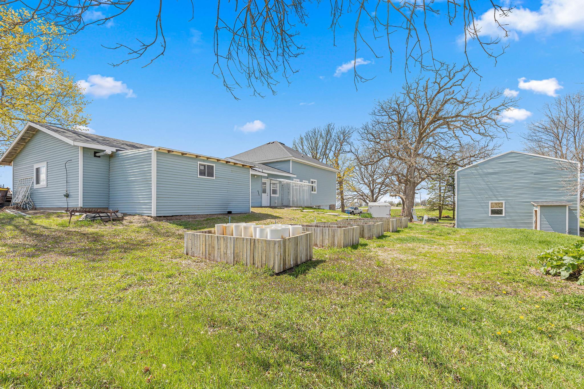 17046 State Highway 99 Property Photo 19