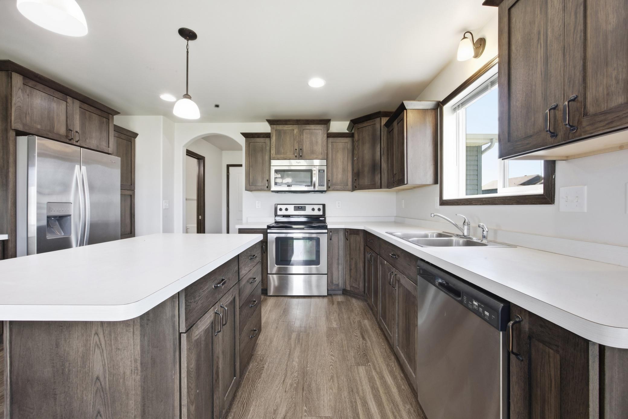 1206 Commander Drive W Property Photo 8