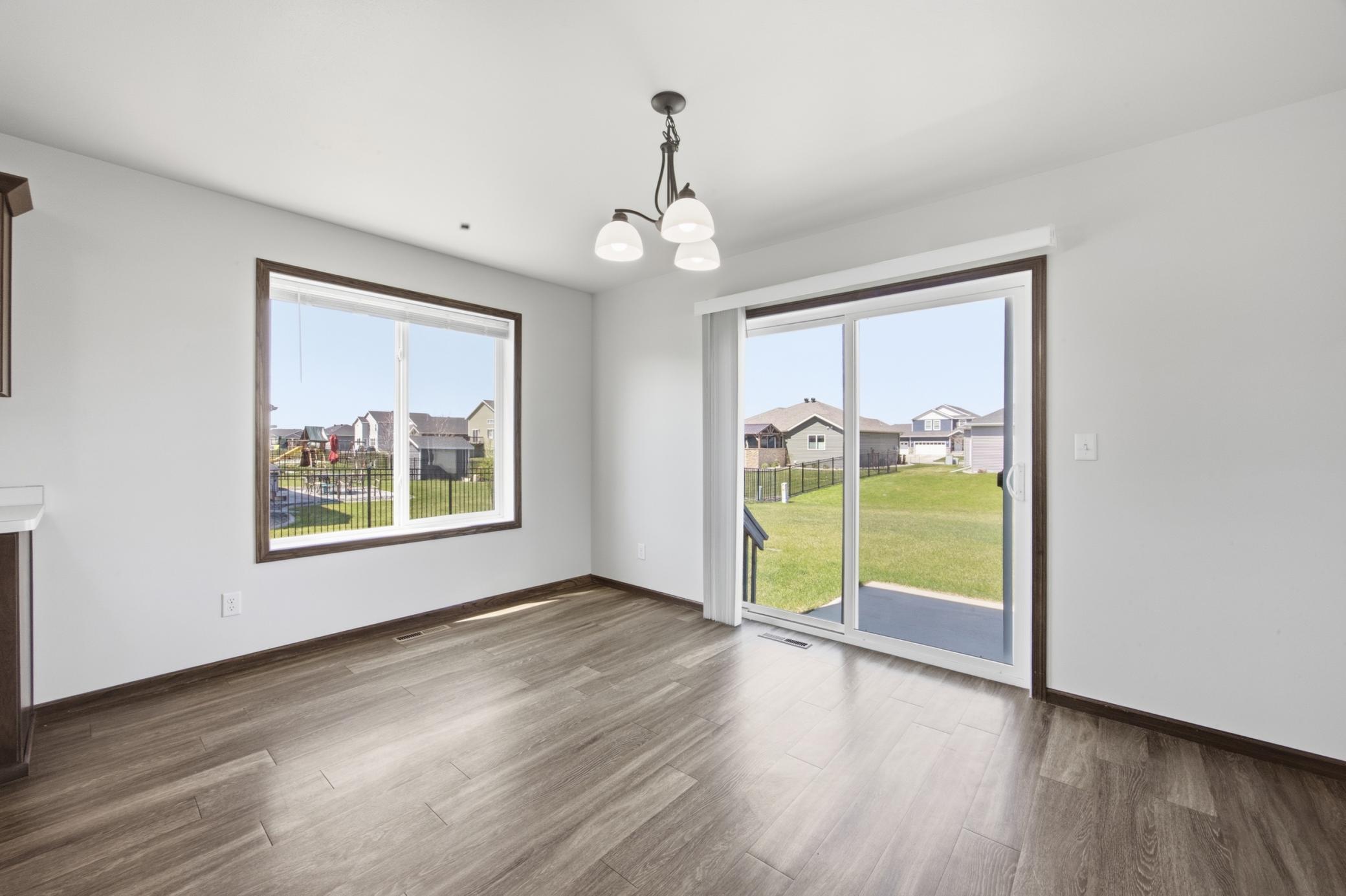 1206 Commander Drive W Property Photo 10