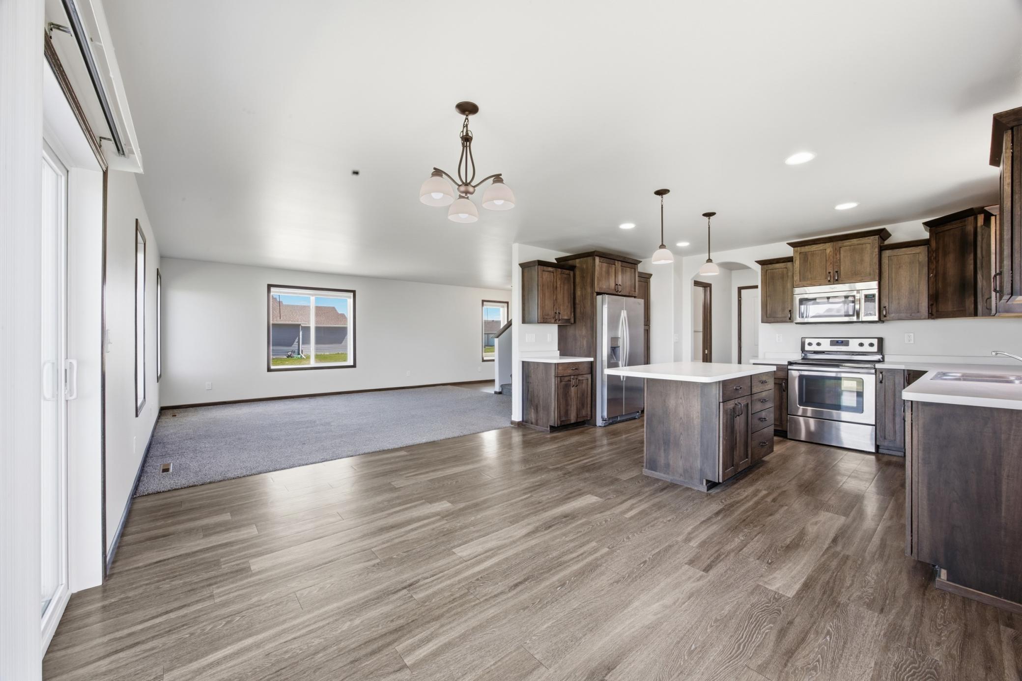 1206 Commander Drive W Property Photo 11