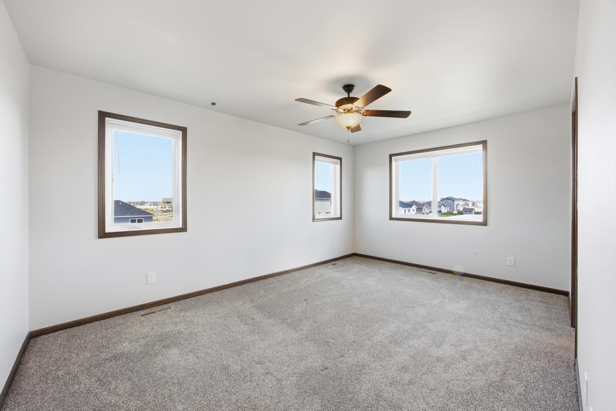 1206 Commander Drive W Property Photo 12