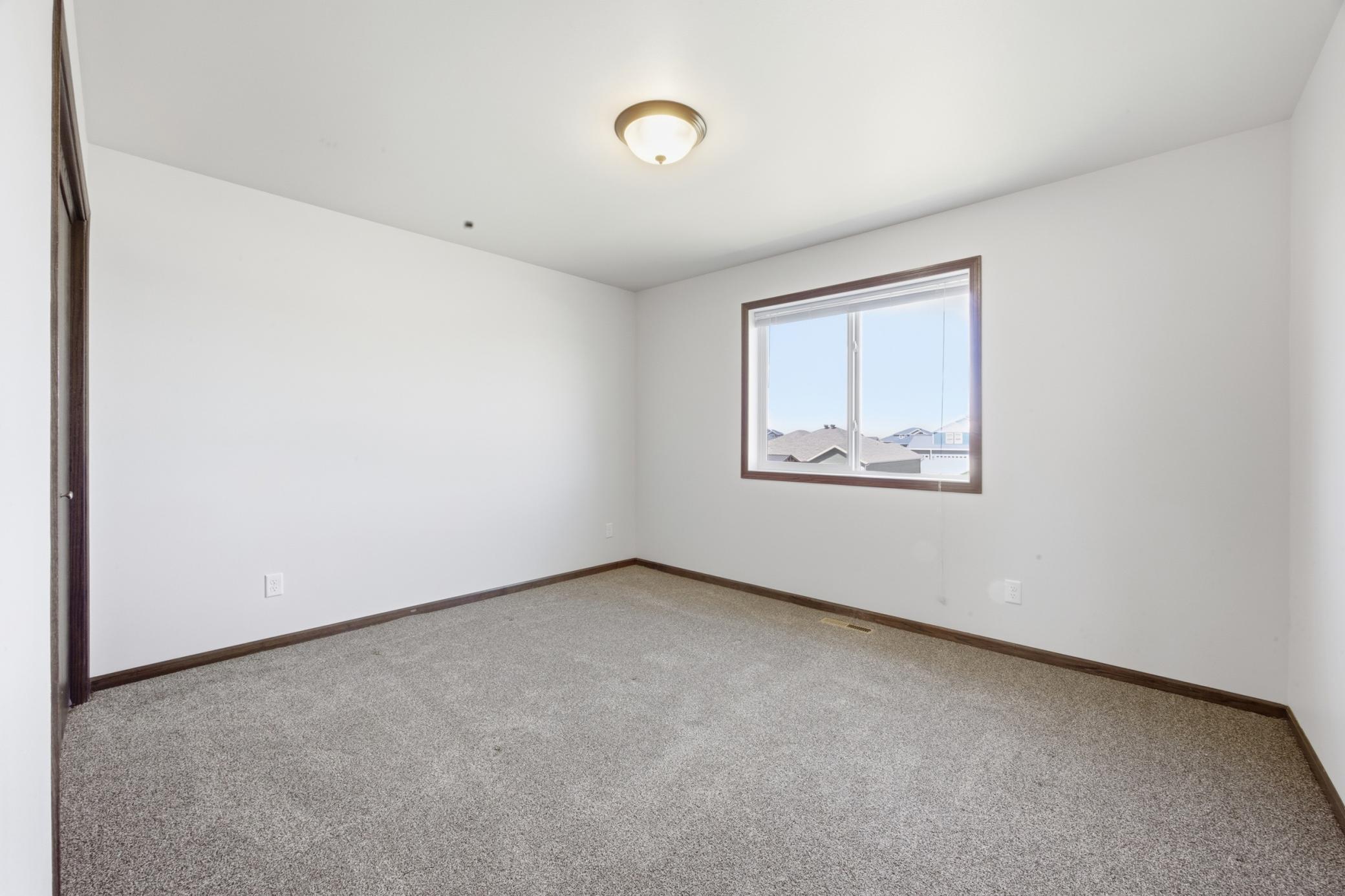 1206 Commander Drive W Property Photo 16
